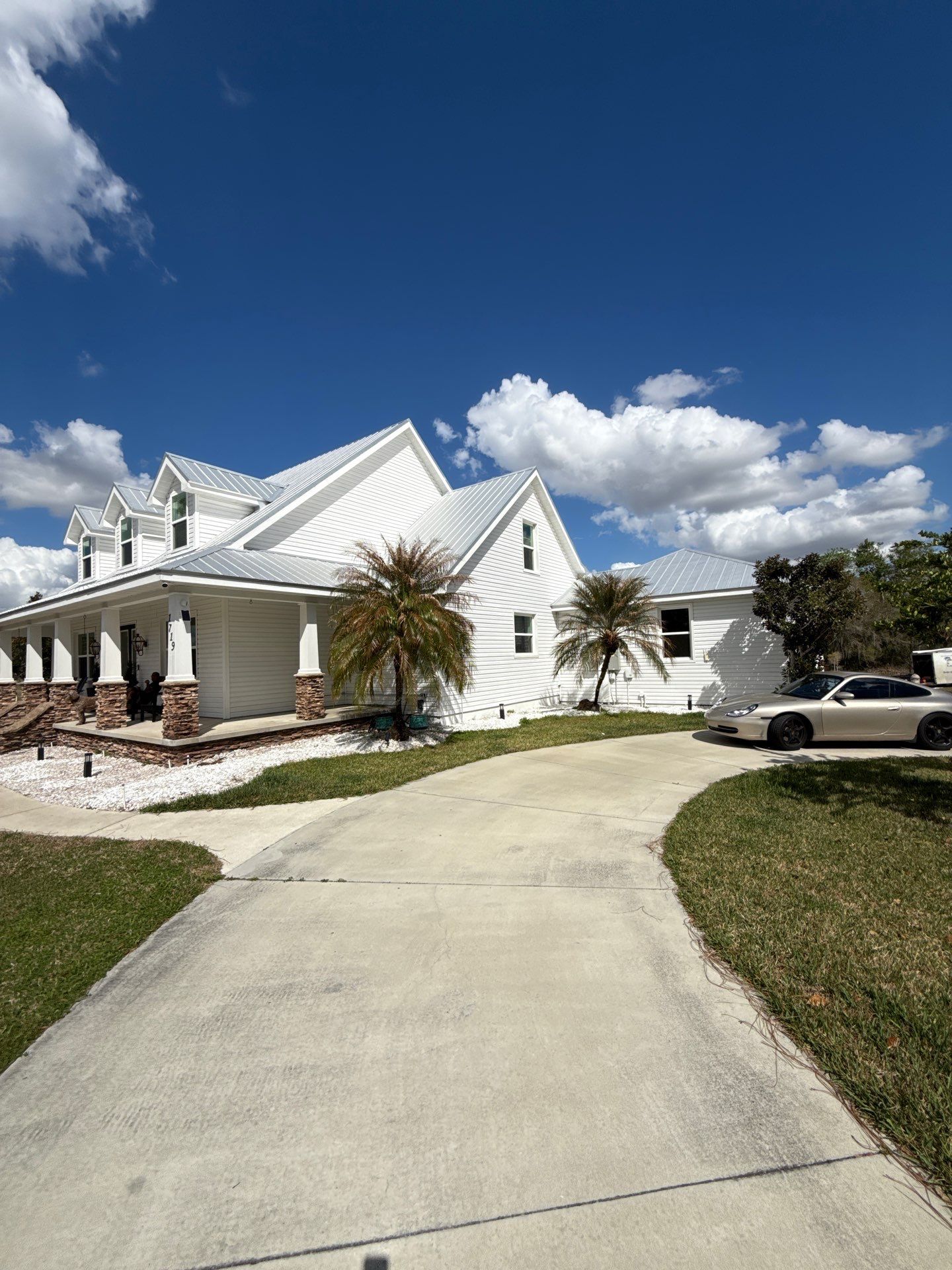 Seamless Aluminum Gutter Installation using 6 Inch Seamless Gutters in Sarasota FL by Gutter Professors