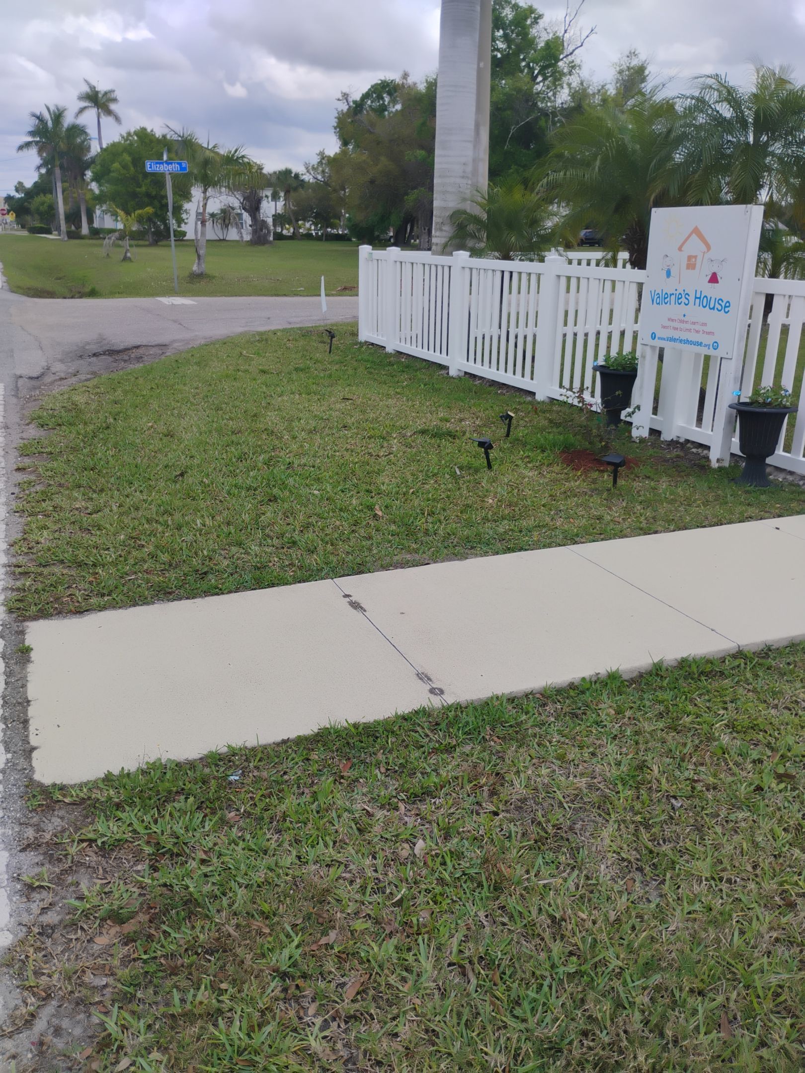 Vinyl Fence for Valerie's House by True Fence LLC