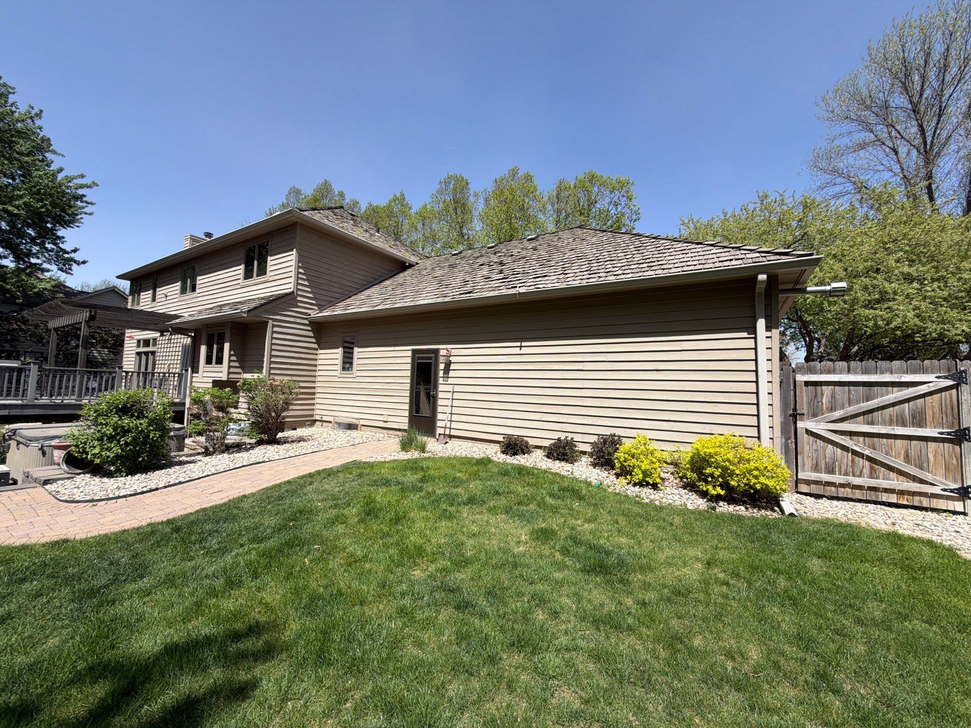 Residential Siding Replacement and Wood Rot Repair in Sioux Falls by Select Painting, Coatings & Garage Cabinets