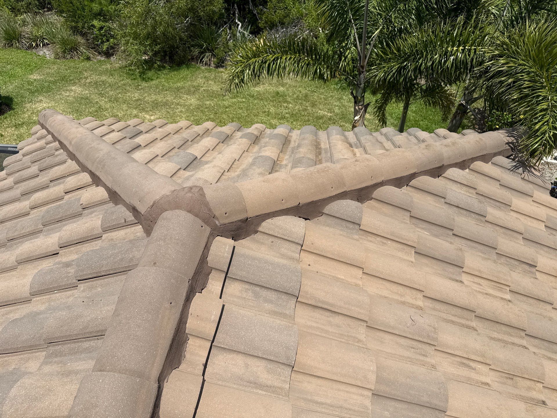 Concrete Tile Roof, Paver Driveway & Lanai Cleaning – Artisan Lakes Esplanade, Palmetto, FL by Sunshine AquaWash