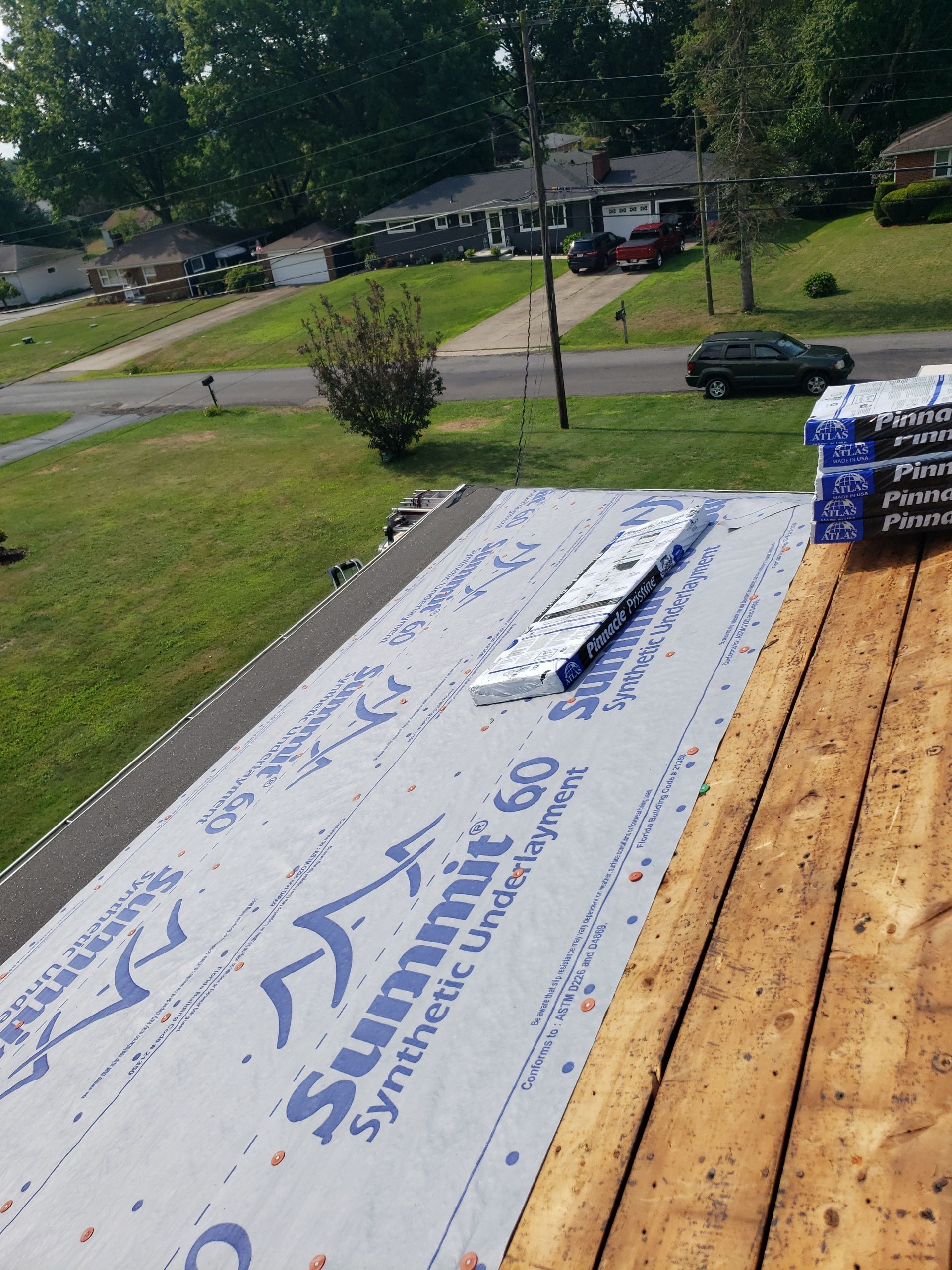 ATLAS PINNACLE COLOR: PRISTINE SCOTCHGARD BLACK DRIP EDGE: WHITE by Eagle Eye Roofing