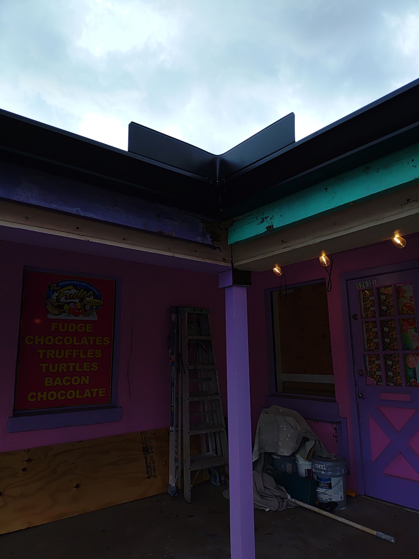 Commercial Replace Gutter in Siesta Key FL by Gutter Professors