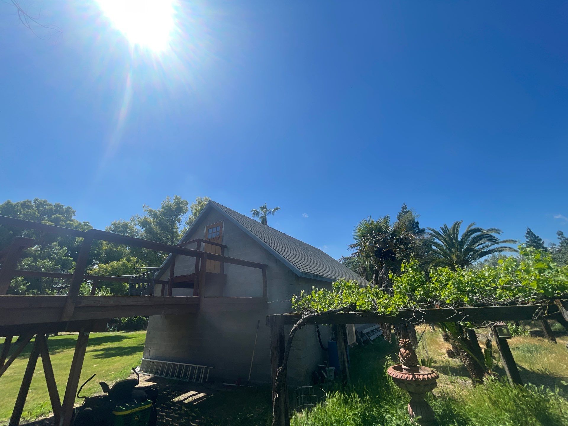 Presidential shingle roof by Straight Edge Roofing Inc