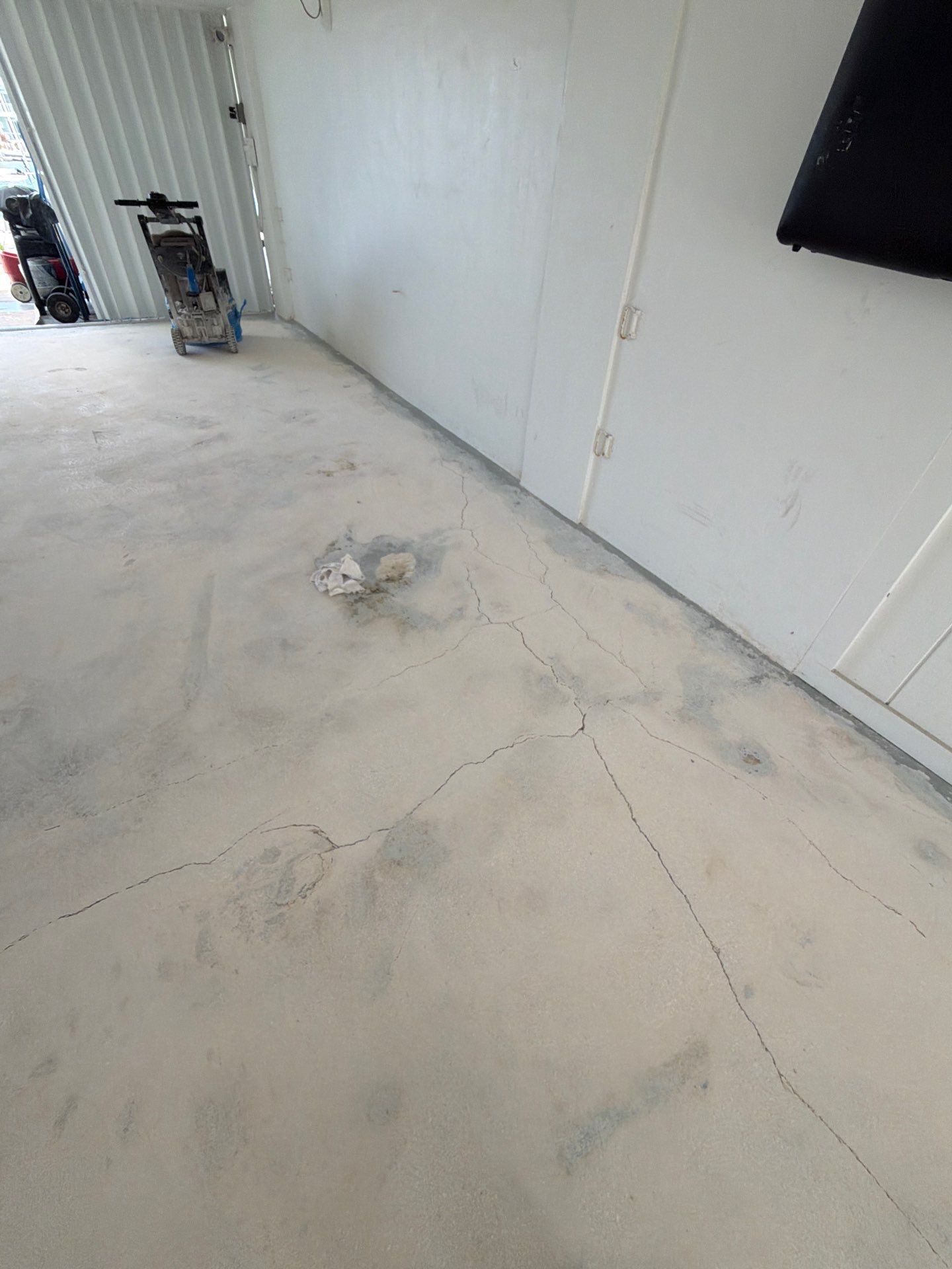 “Tidal Wave” Carport Garage in Marathon, FL by Tropical Epoxy Coatings & Creations LLC