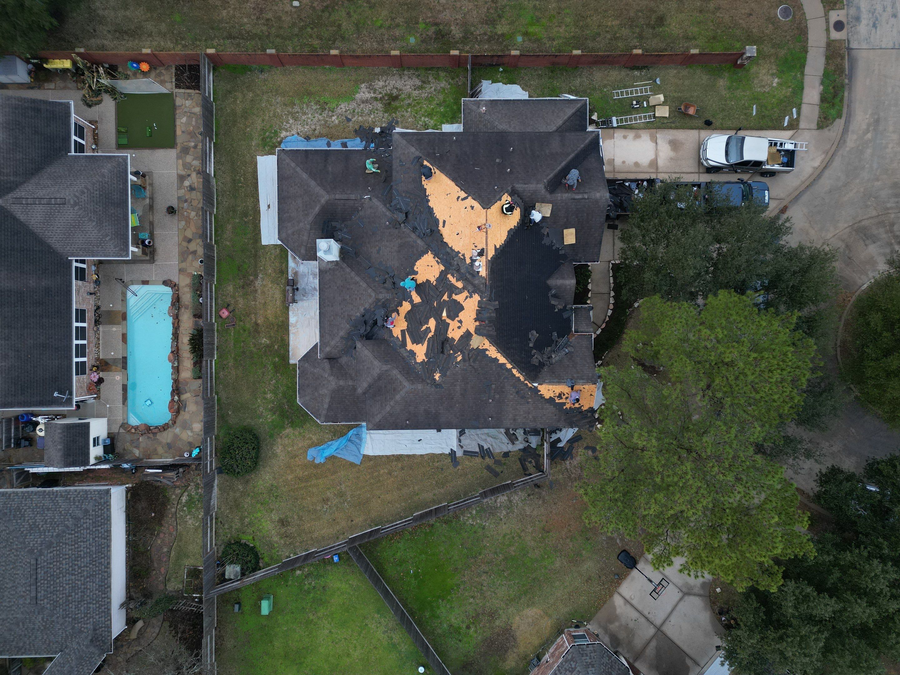 OC Duration Driftwood by HHH Roofing & Construction