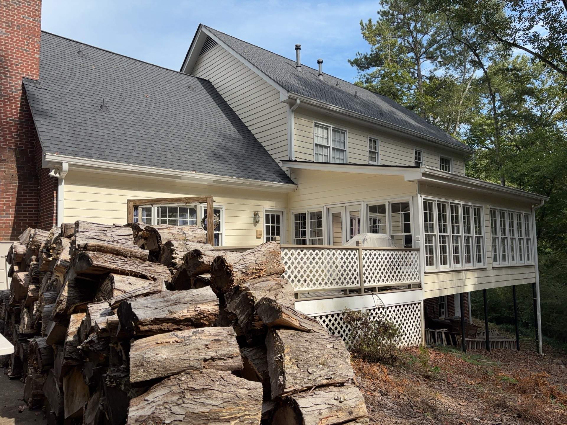 53 Window Replacements with Master 2800 Series Vinyl Replacement Windows and James Hardie Siding Installation by Nelson Exteriors 