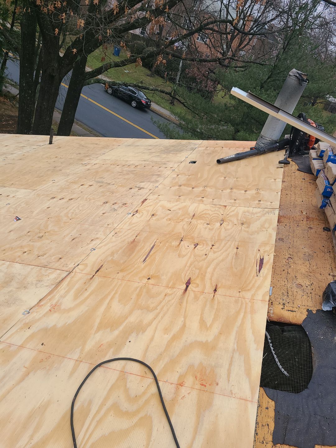 Vienna: Residential Roof Replacement with CertainTeed Landmark Pro in Max Def Weathered Wood by RM Banning, Inc.