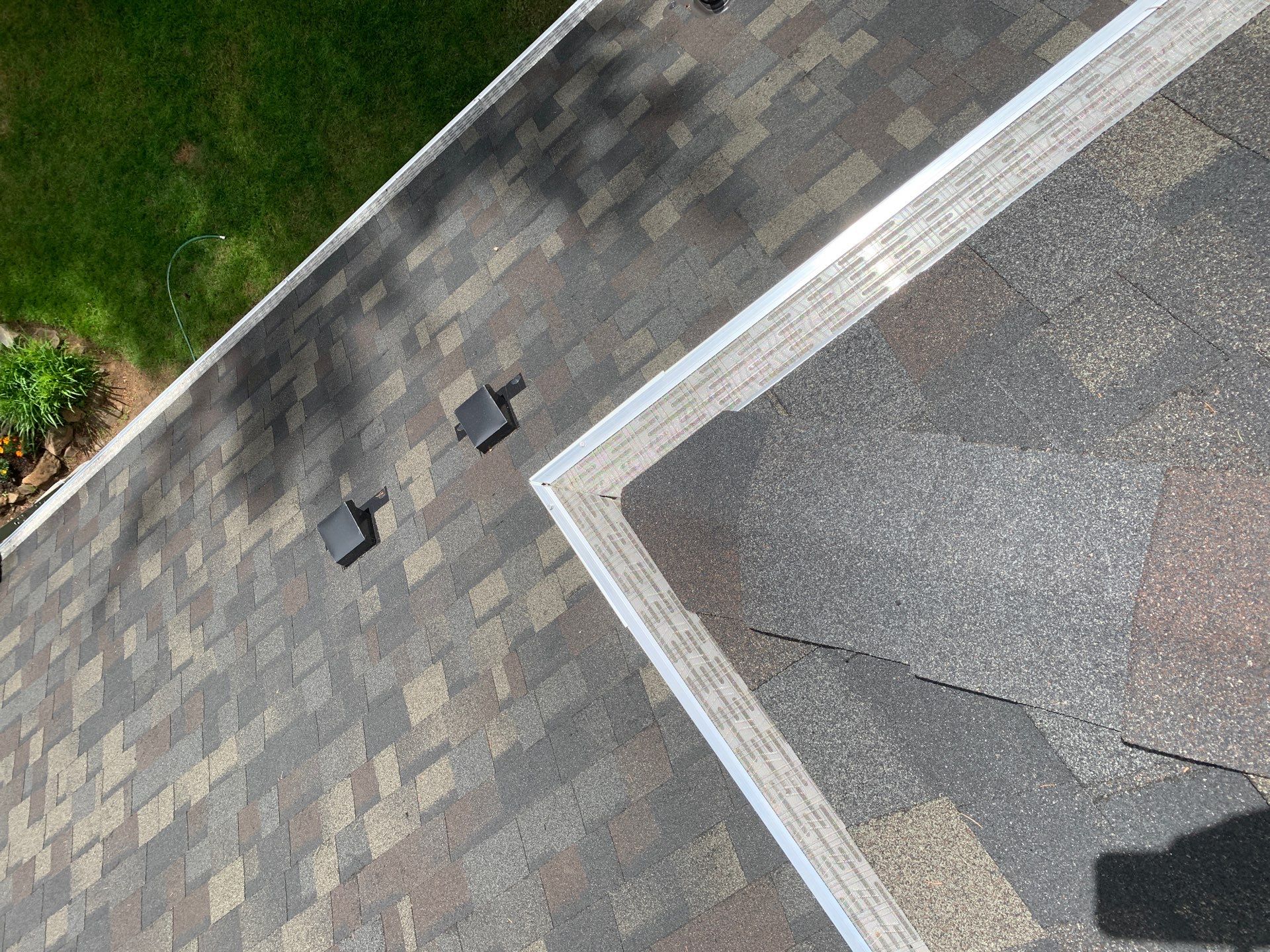 Eugene Residential Reroof Featuring Architectural Shingles and Micro-Mesh Gutter Guards by BEST Roofing & Waterproofing