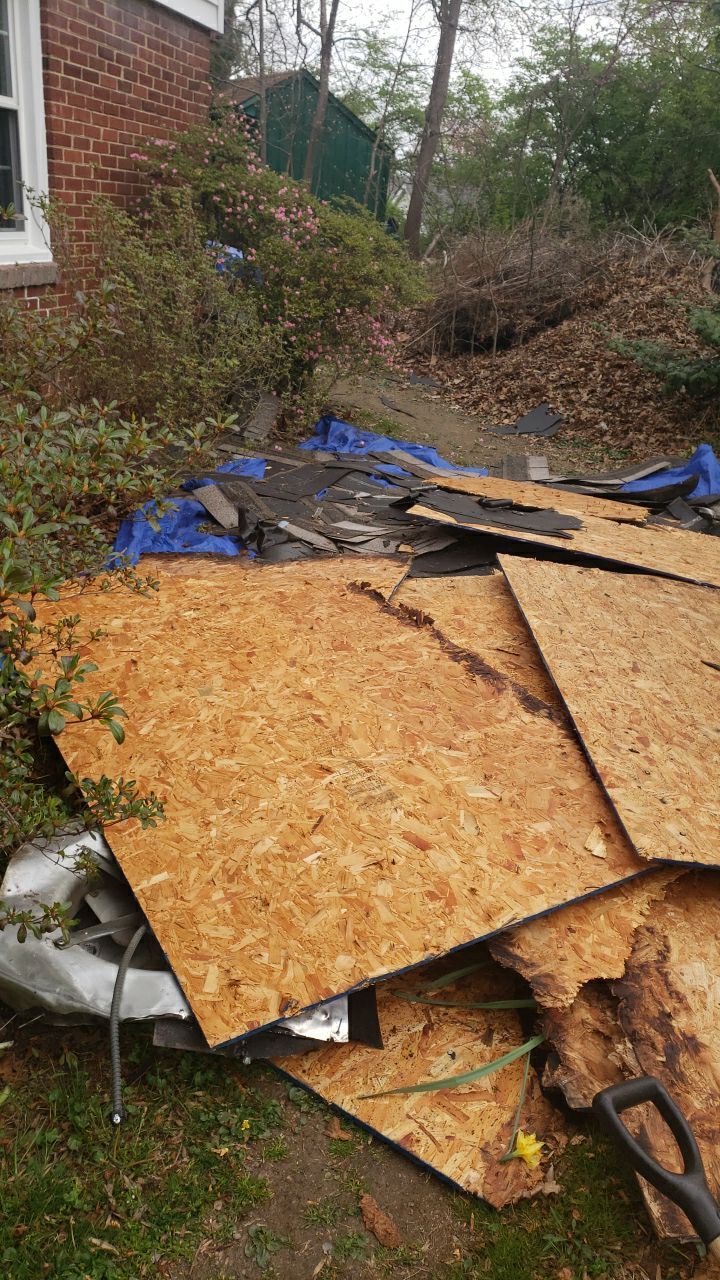 Arlington: CertainTeed Landmark Pro Designer Shingles in Max Def Georgetown Gray by RM Banning, Inc.