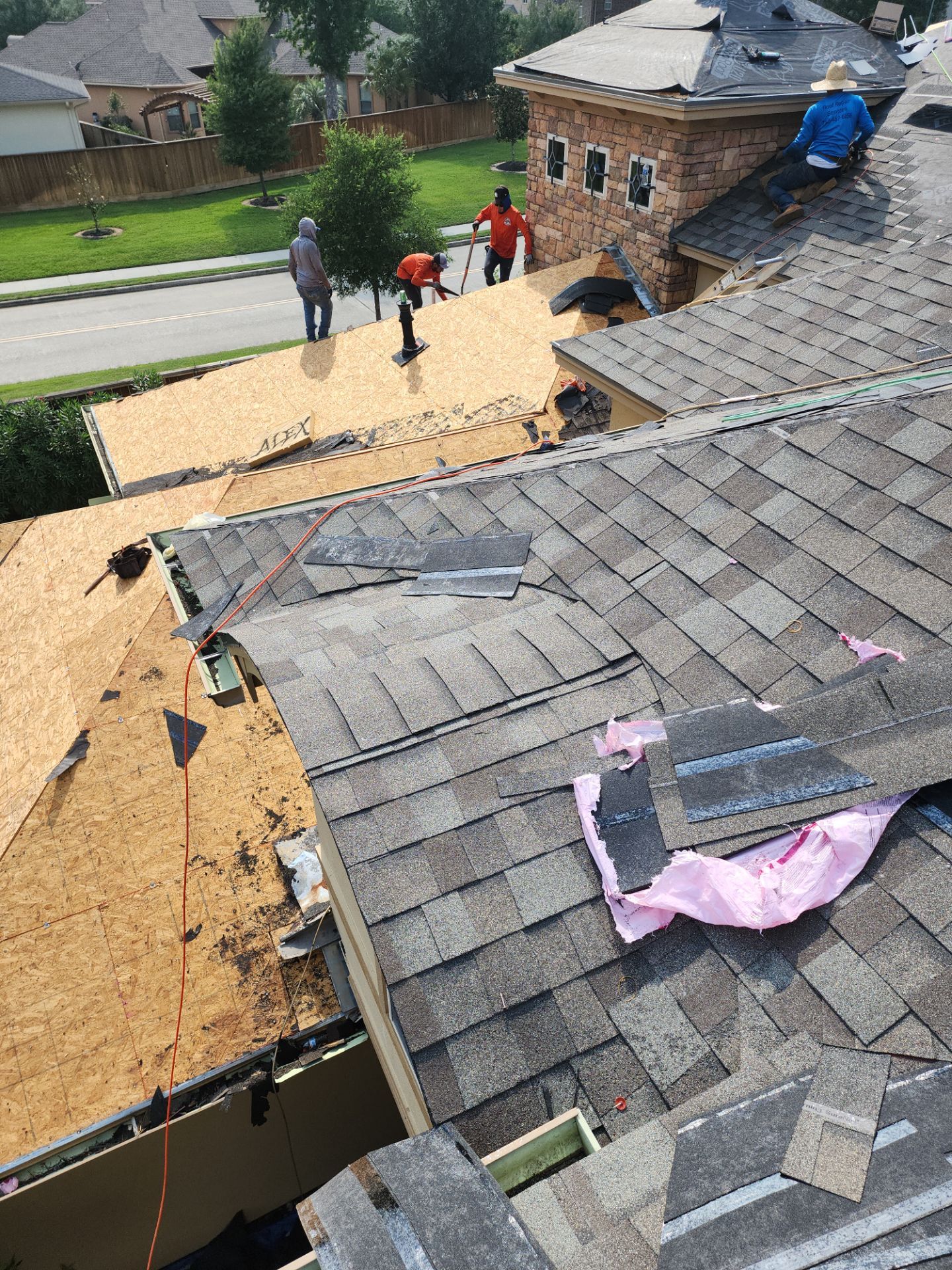 Residential Roofing Installation using Owen's Corning Duration (Lifetime) Shingles by Roof Repair Company