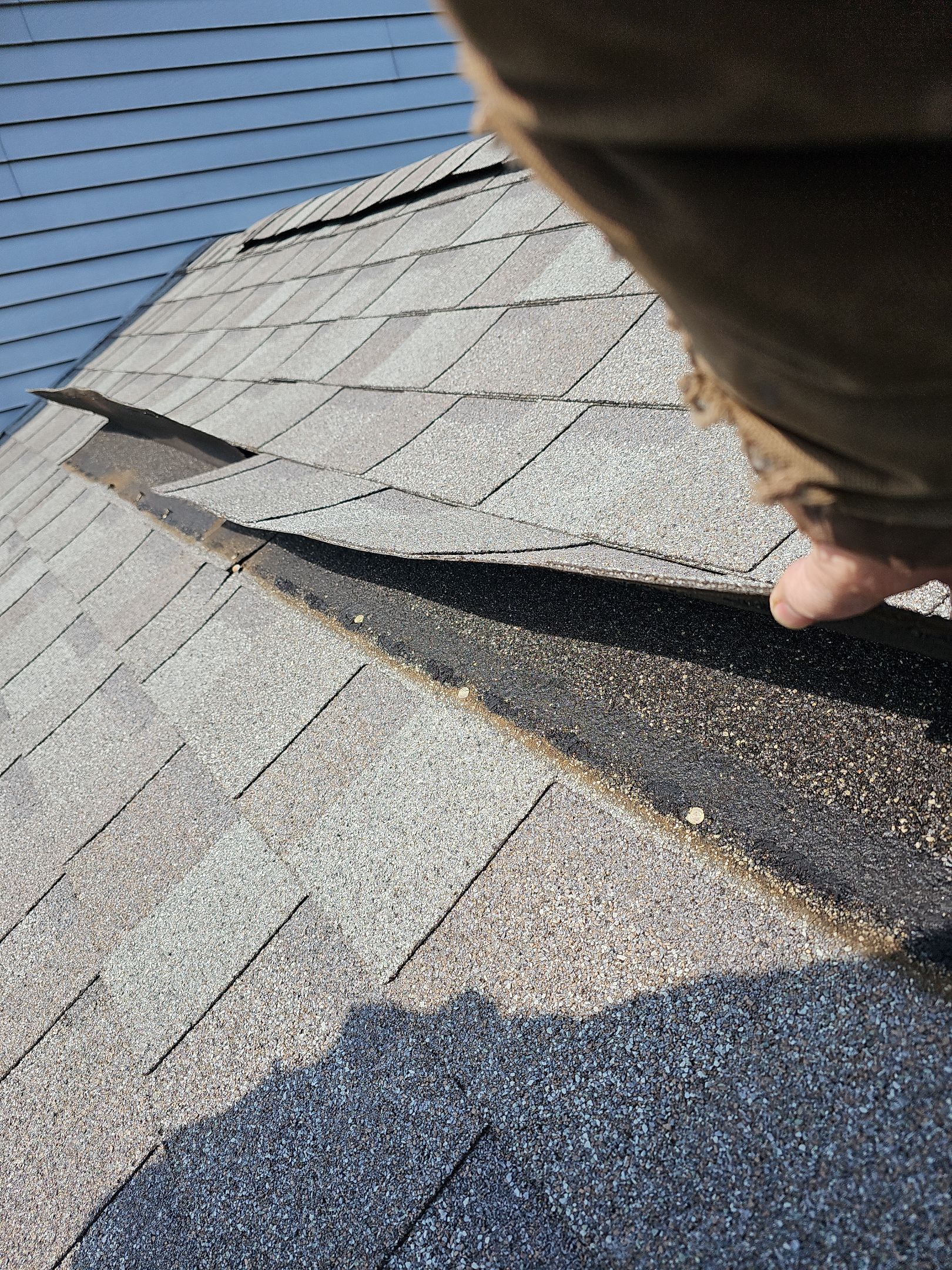 ATLAS PINNACLE HP W/SCOTCHGARD HEARTHSTONE  by Eagle Eye Roofing