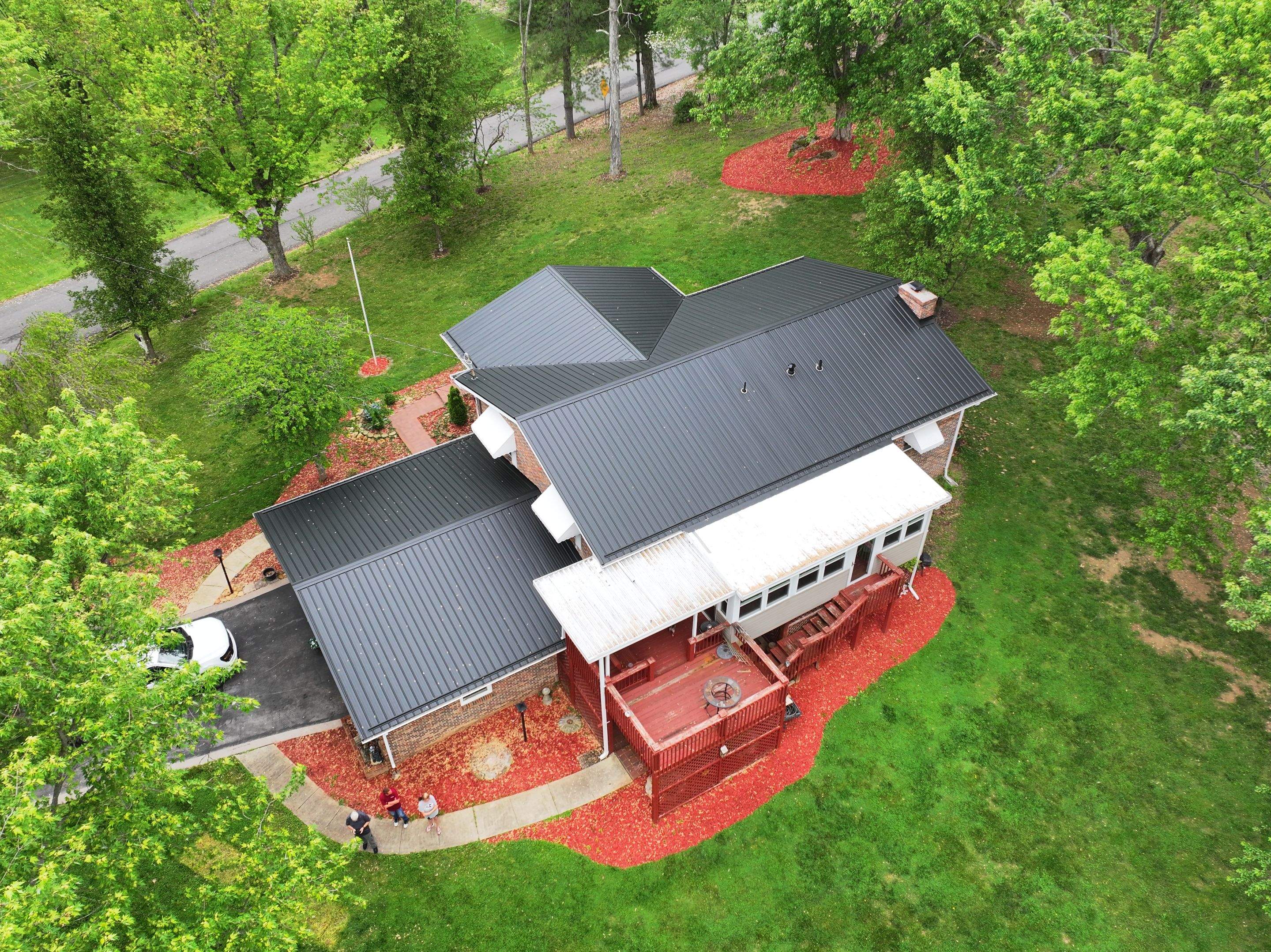 Whittaker Residence by Omnia Roofing