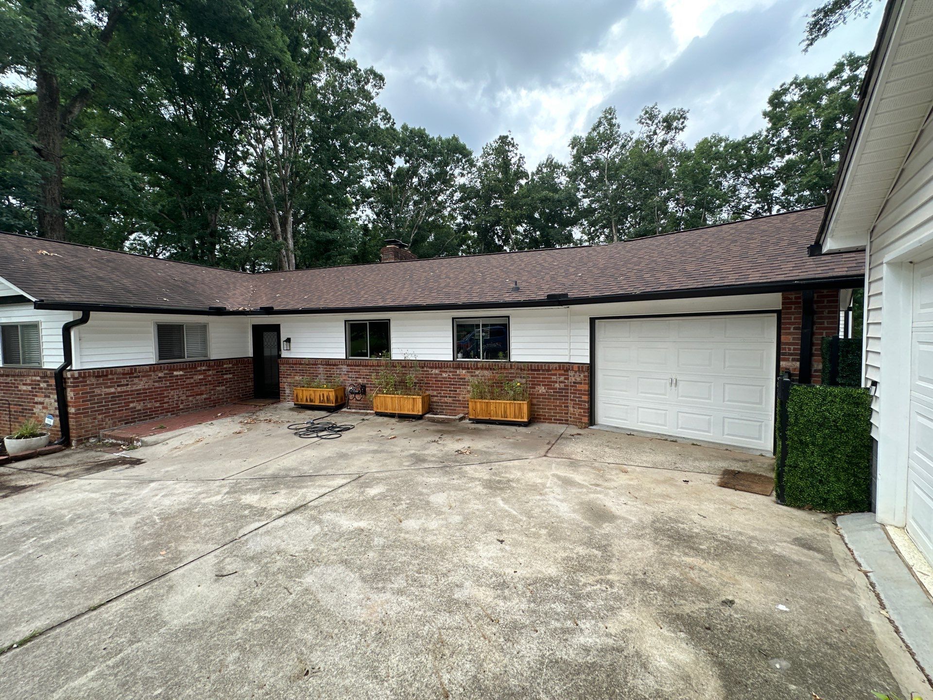 Mauldin Home Transformation With Custom Interior Molding and Exterior Painting by Painter1