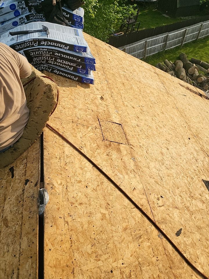 ATLAS PINNACLE COLOR: BLACK SHADOW by Eagle Eye Roofing