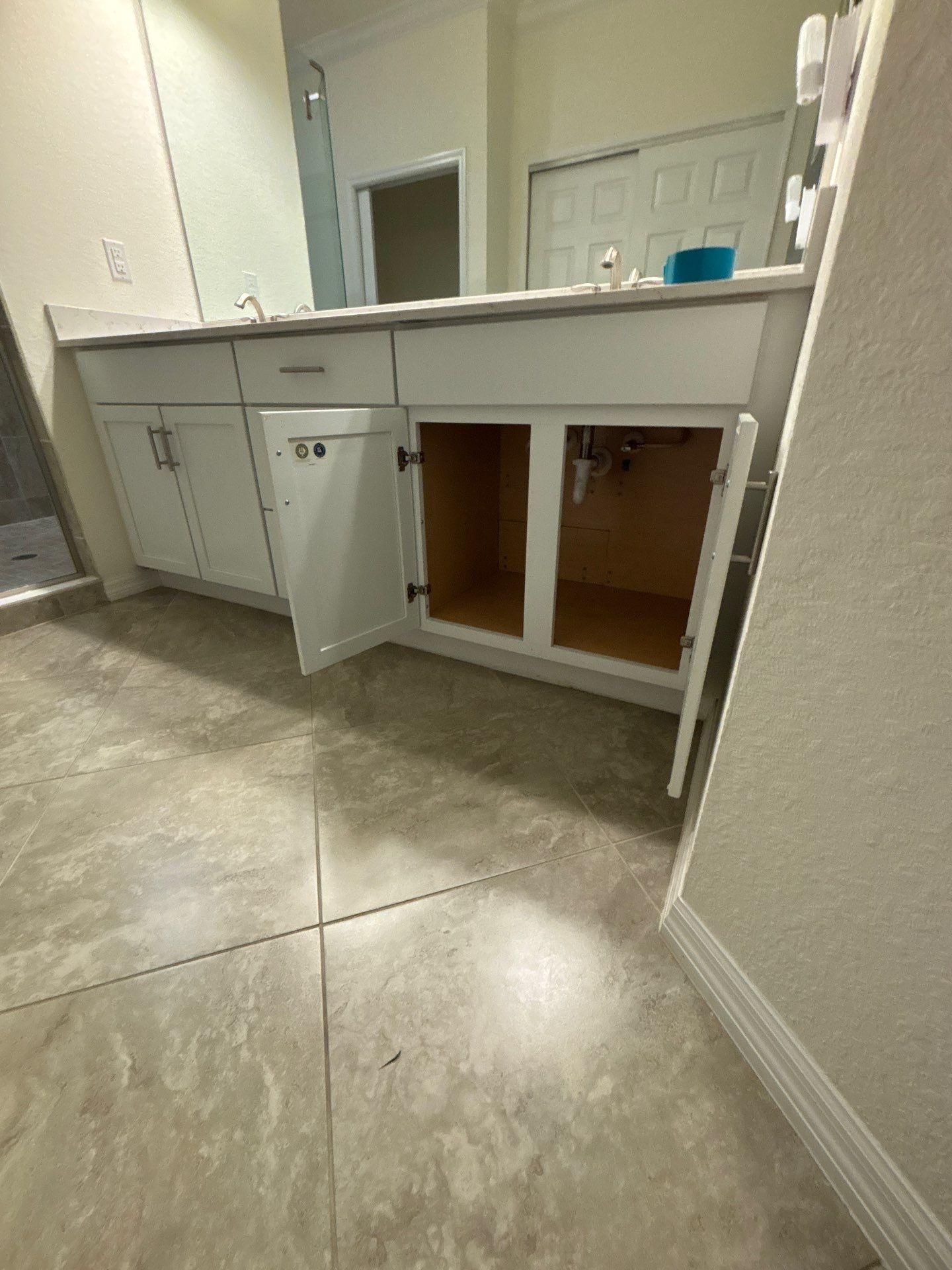 Mold Damage Inspection In Bradenton Florida by Ampm Restoration Services