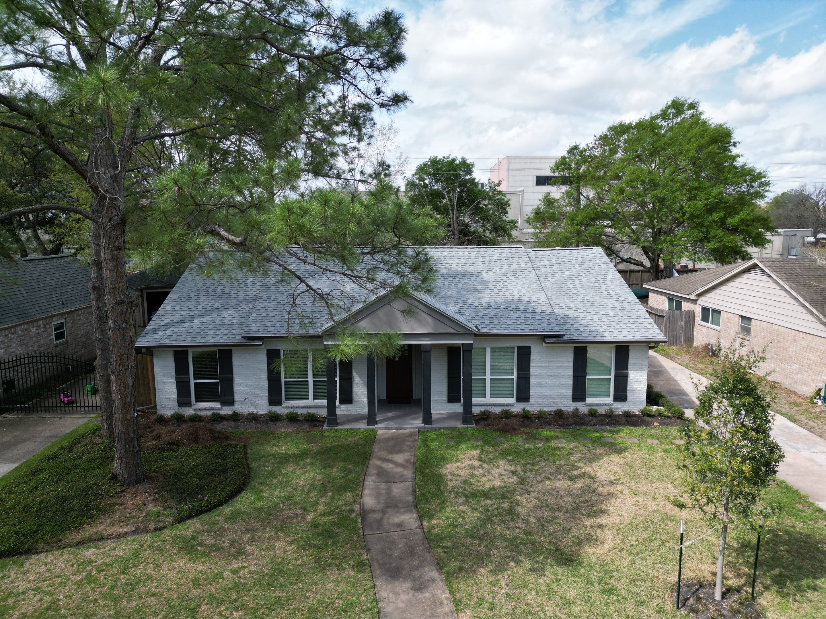 IKO Cambridge Dual Grey by HHH Roofing & Construction