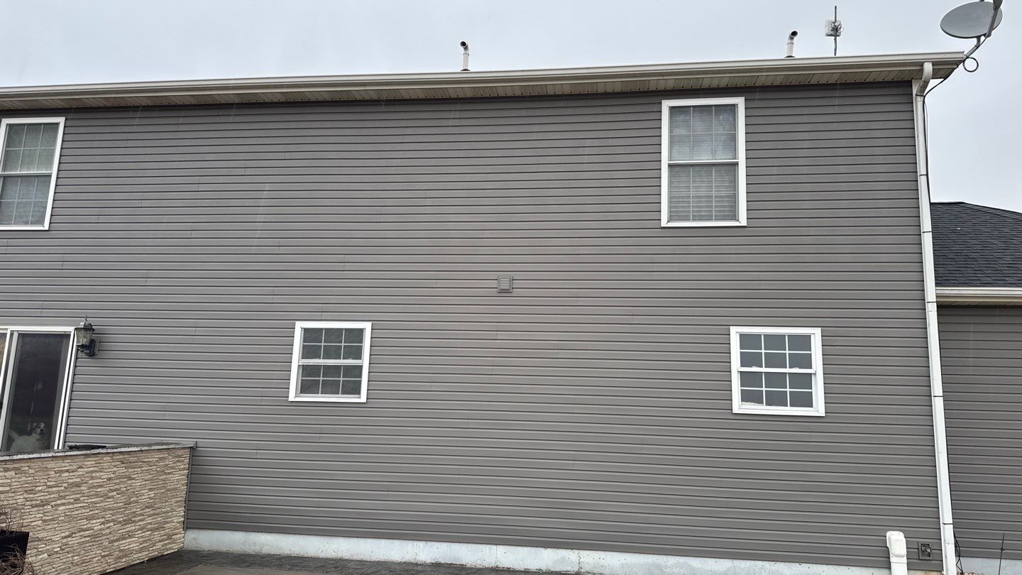 Siding Installation using Alside Coventry D4DL by Nitro Roofing and Construction