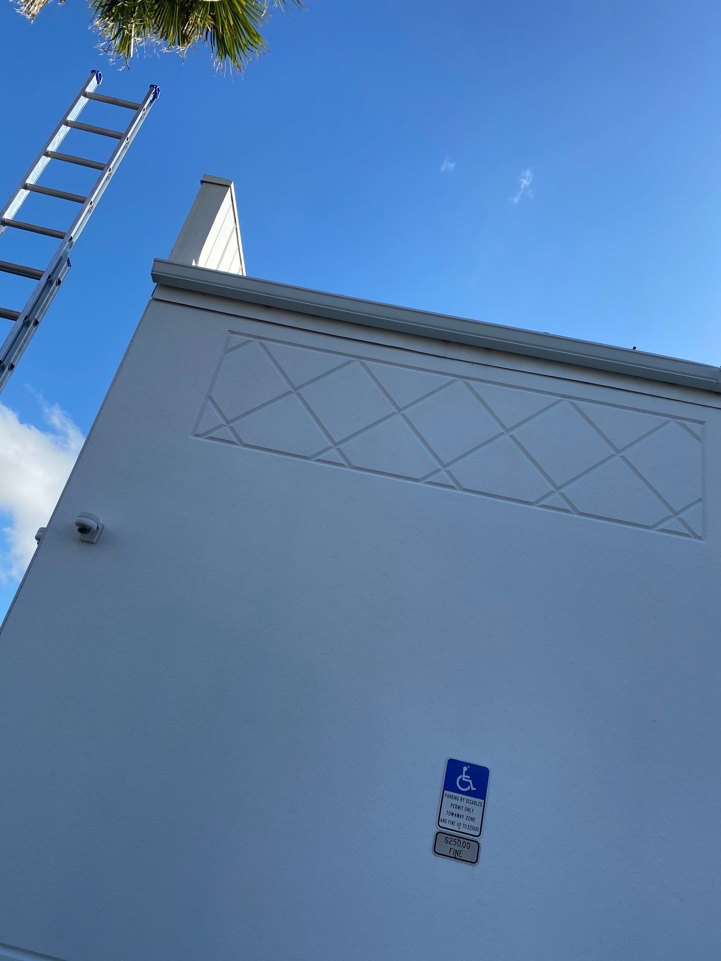 7-inch Box Seamless Gutters in Sarasota FL by Gutter Professors