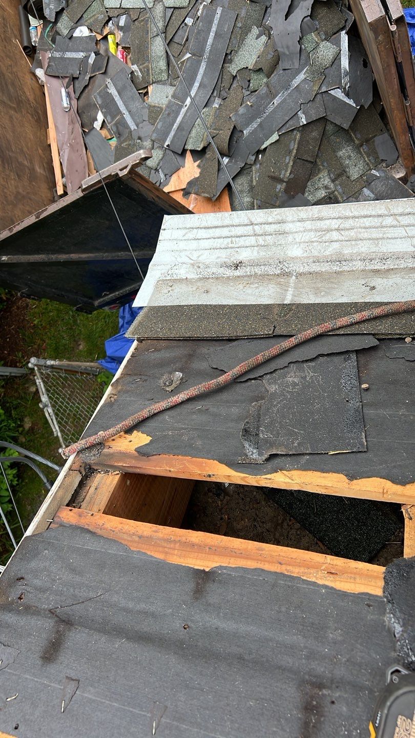 Arlington: CertainTeed Landmark Architectural Shingle in Georgetown Gray by RM Banning, Inc.