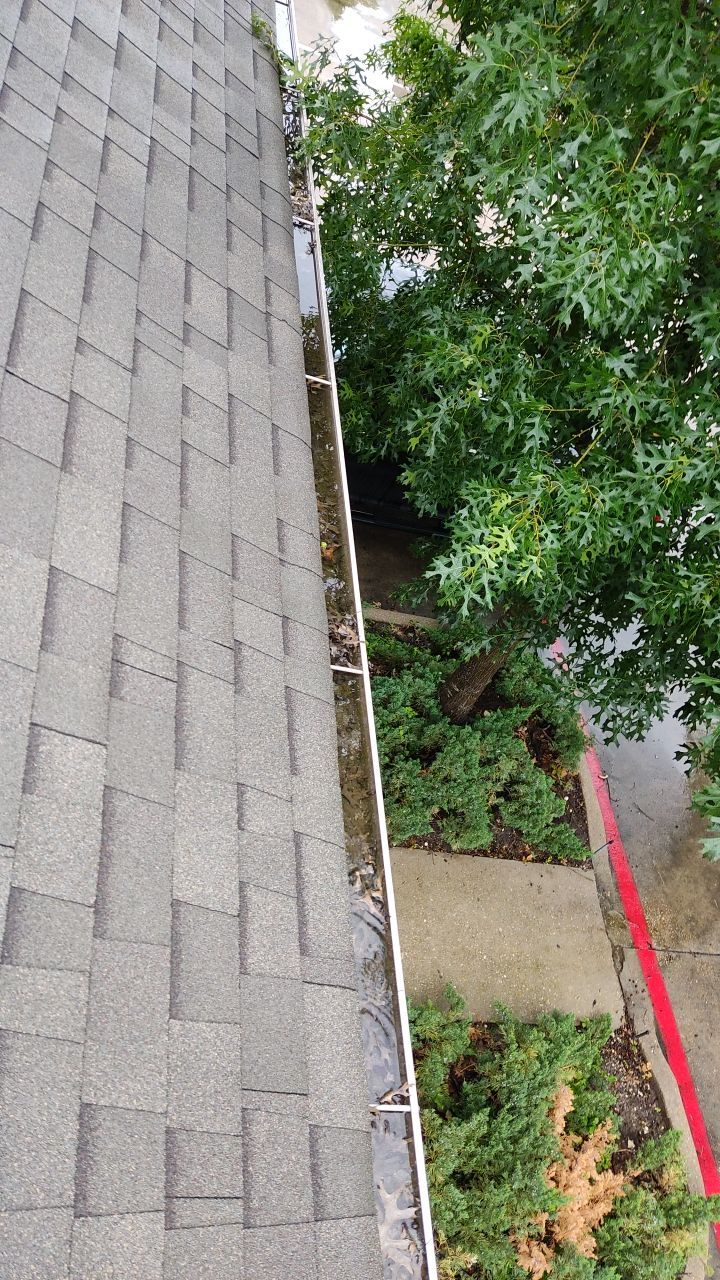 HOA gutter cleaning before photo