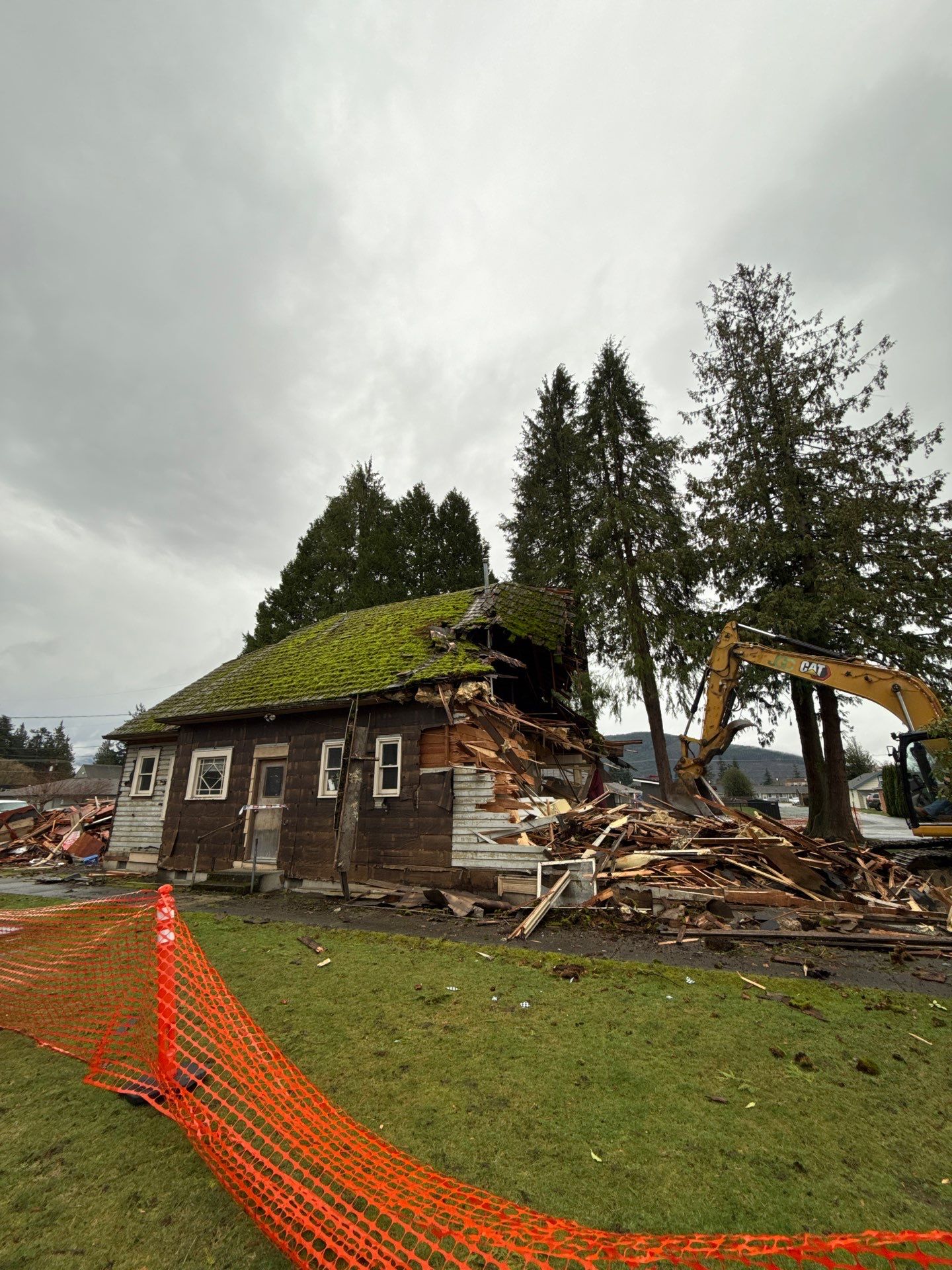 Structure Demolition and Site Clearing in Sedro-Woolley by Janicki General Contracting