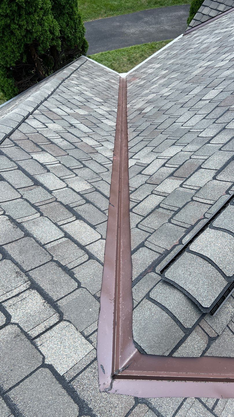 Roof Replacement using Certainteed Grand Manor Shingles by American Home Contractors
