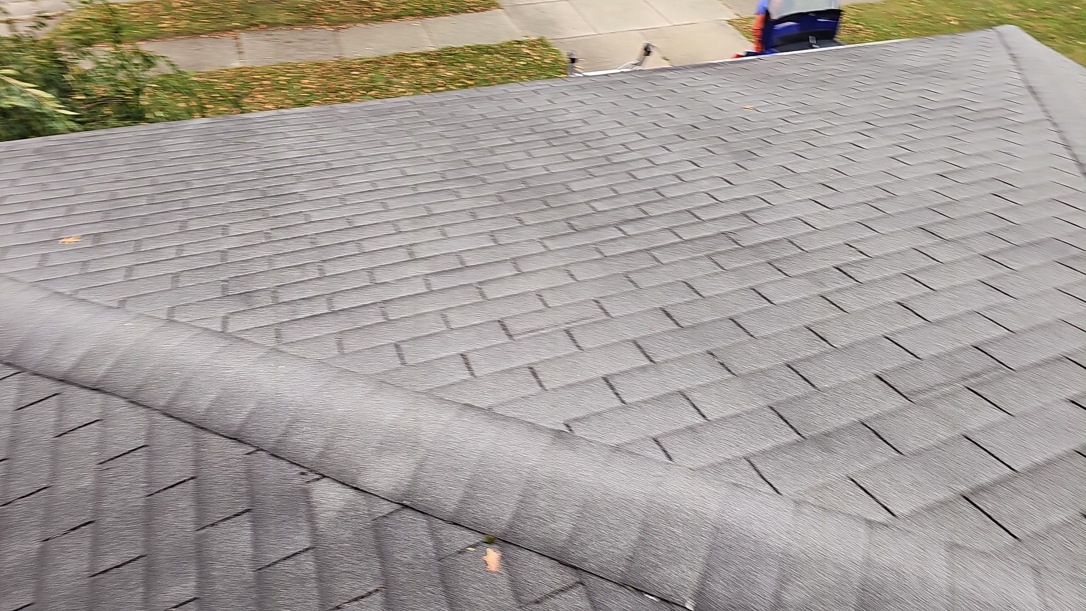 ATLAS PINNACLE COLOR: OYSTER SHELL DRIP EDGE: WHITE by Eagle Eye Roofing