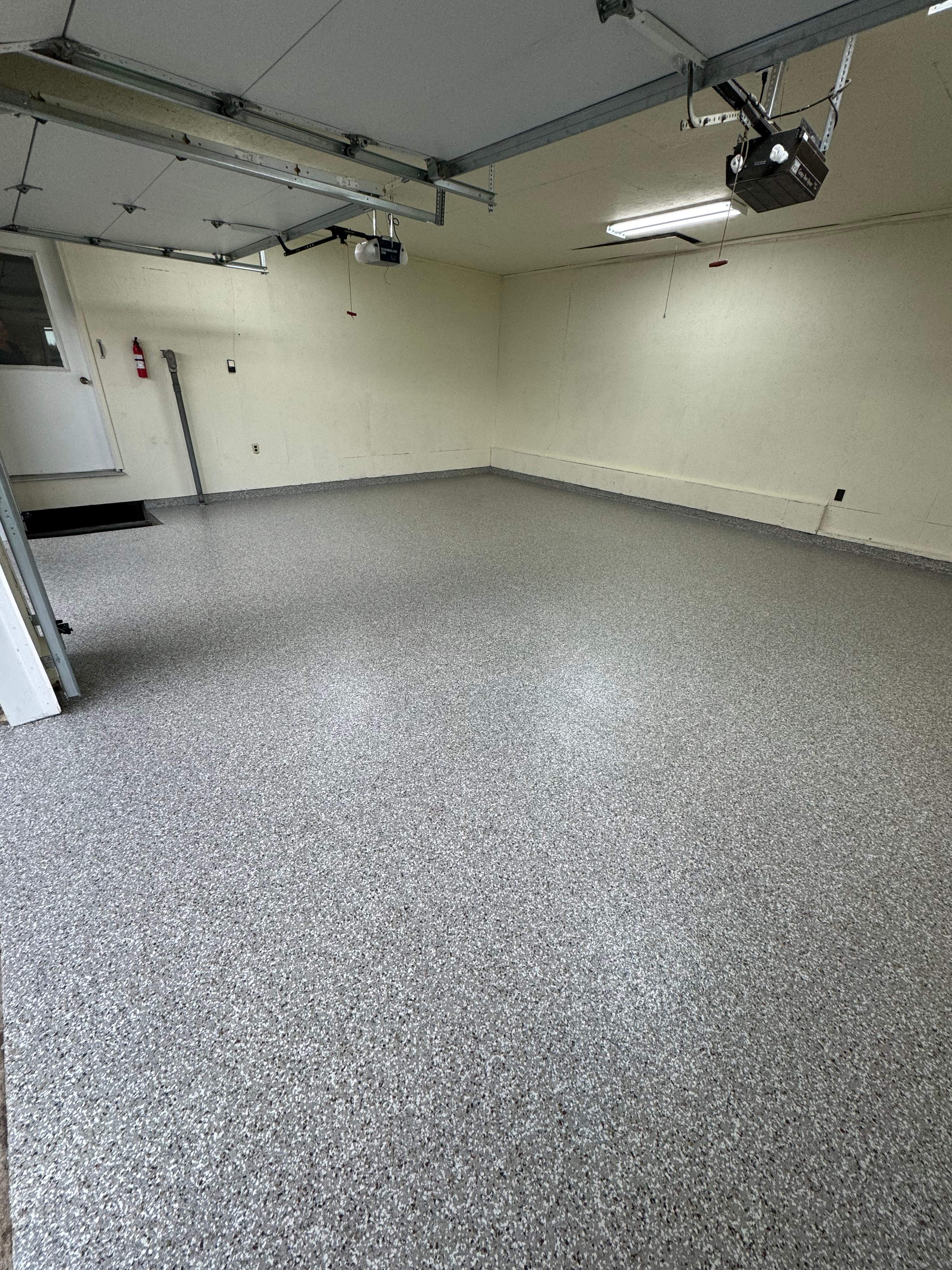 Creekbed Garage De Witt by Loud Bros