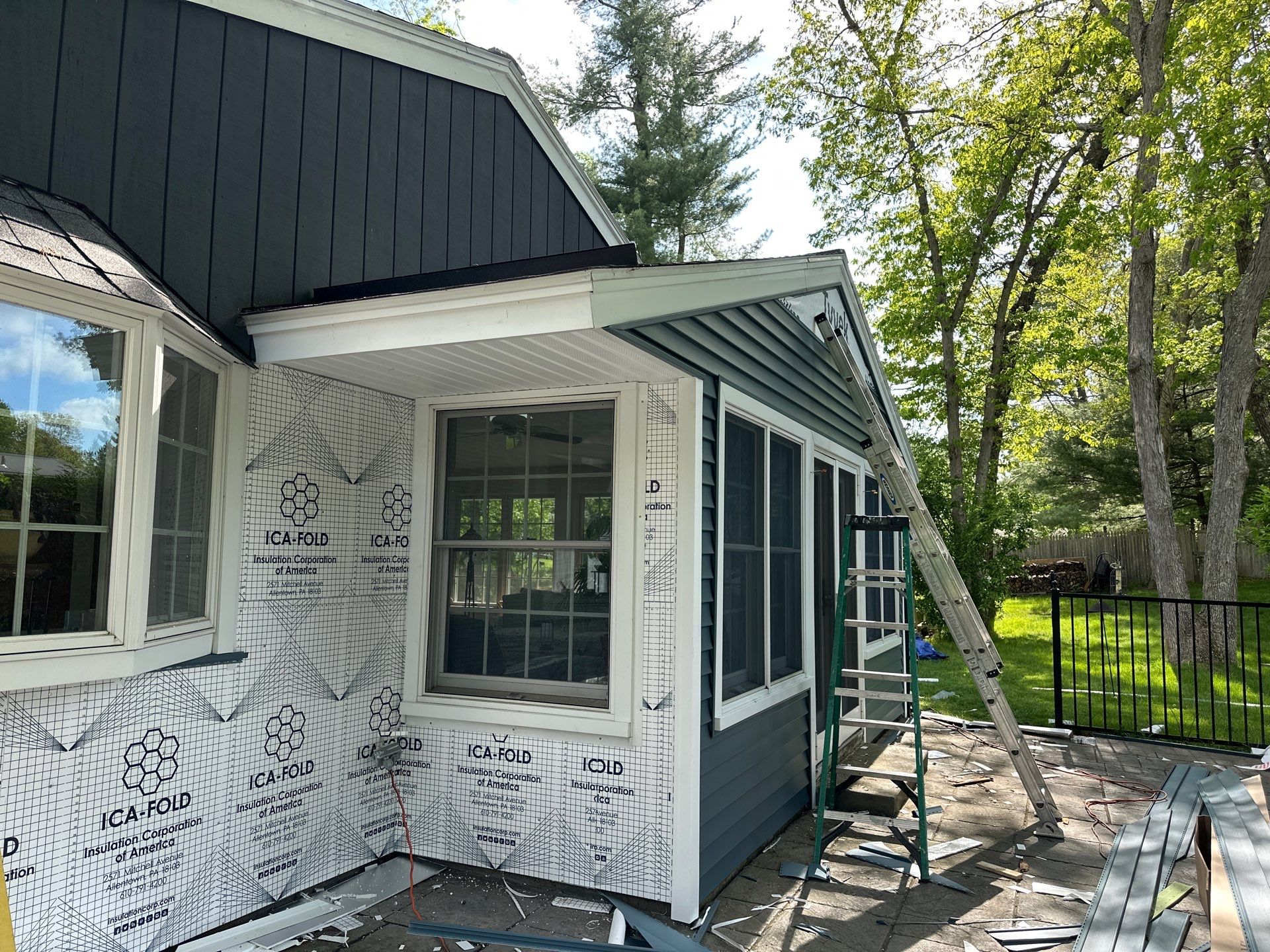 Vinyl Siding Transformation – Pacific Blue by Mighty Dog Roofing of Greater Middlesex County