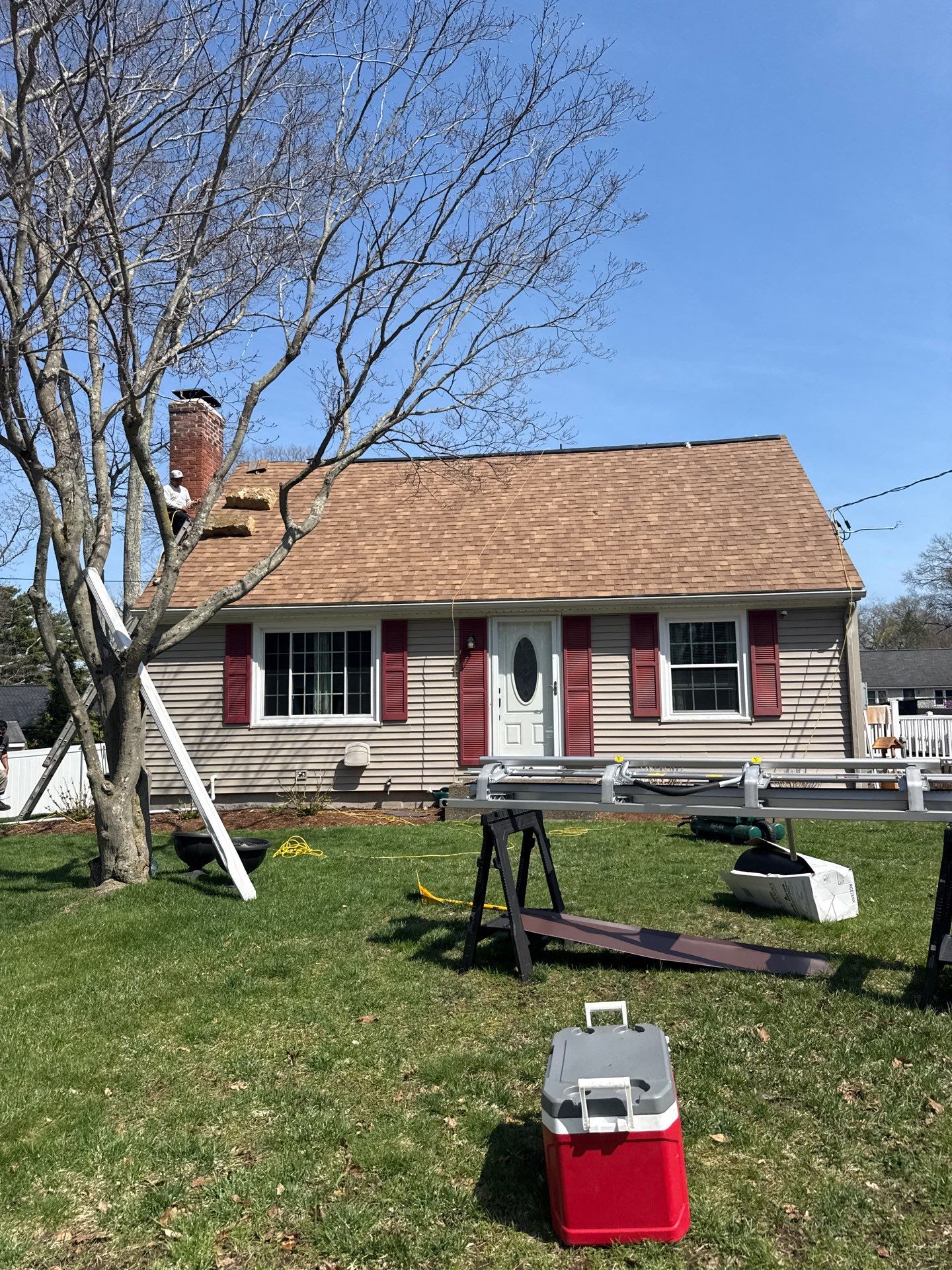 Solar Panel Removal & Full Roof Replacement – Owens Corning Duration, Desert Tan by JOHNNYS PRO