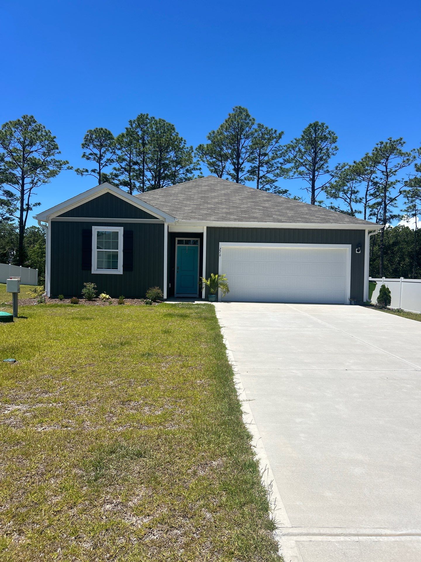 Hamilton Vinyl Privacy Project in Newport by Superior Fence and Rail