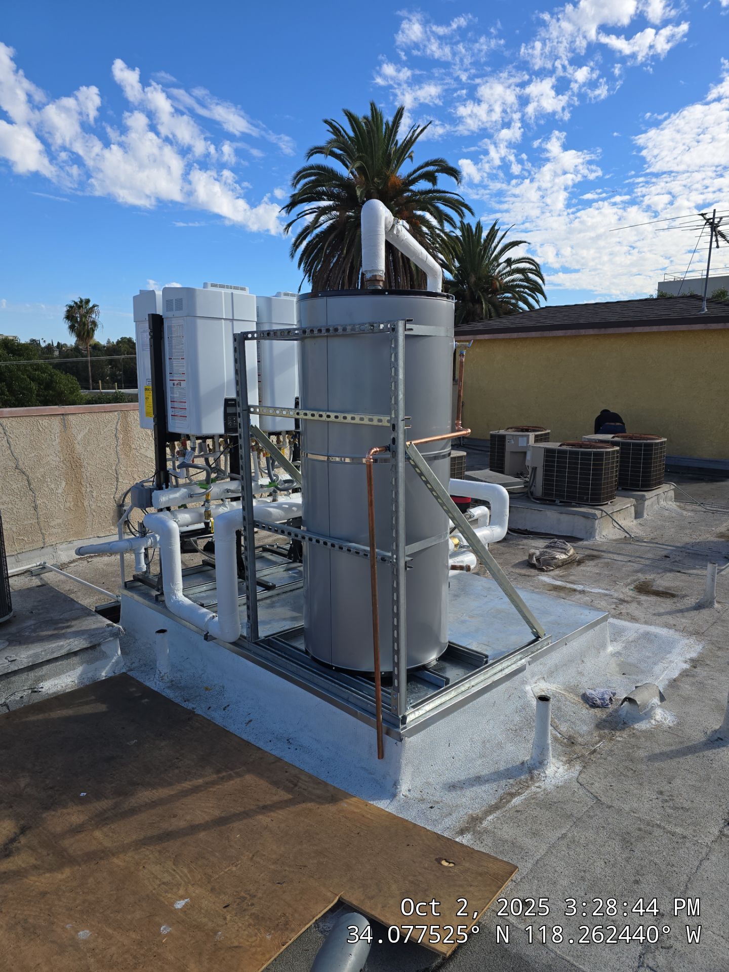 Rooftop Centralized Domestic Hot Water System Installation in Los Angeles by Current Energy