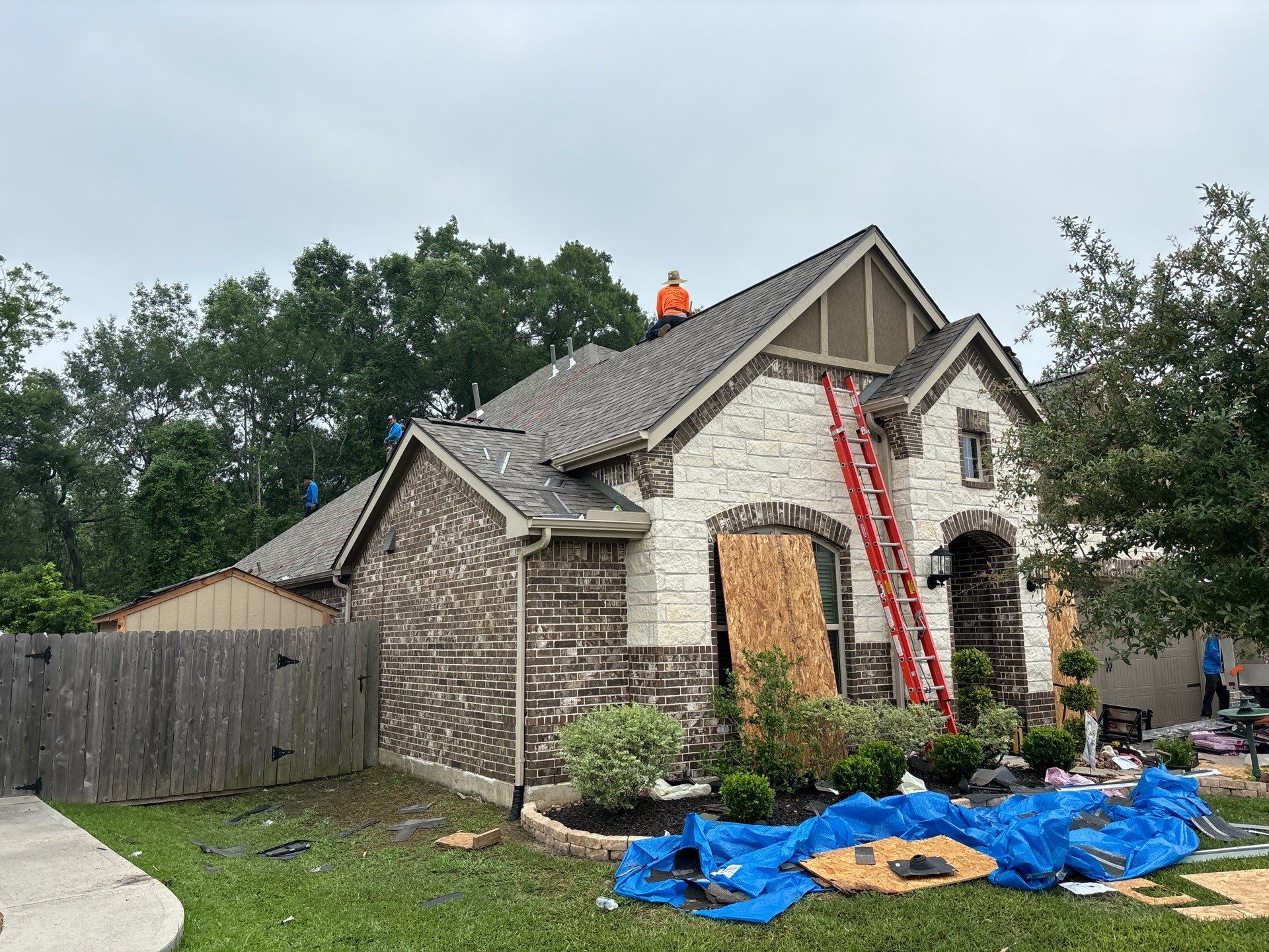 Residential Roofing Installation using Owen's Corning Duration (Lifetime) Shingles by Roof Repair Company
