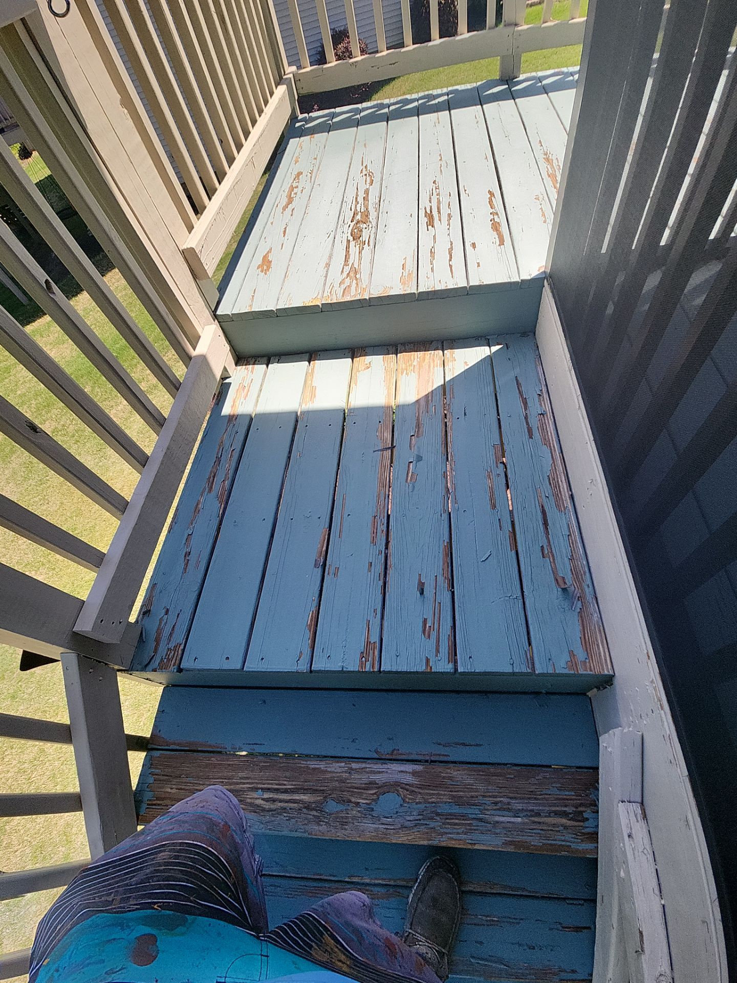Weathered Deck using AcryFin by DuraSeal