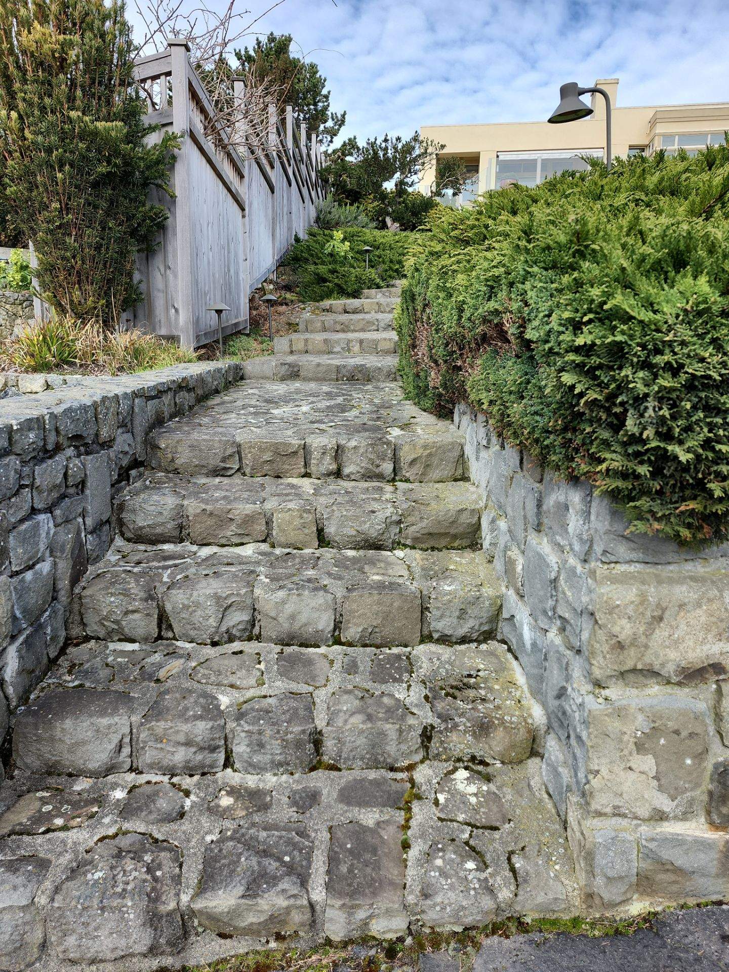Oak Bay Residence by Habanero Garden and Exterior Care