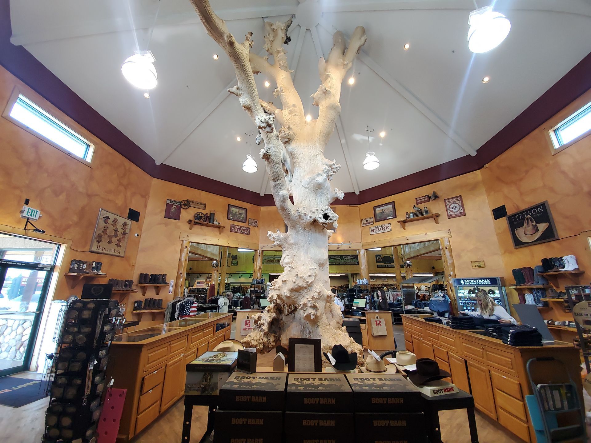 Boot Barn 0089 Bend  OR by Solis
