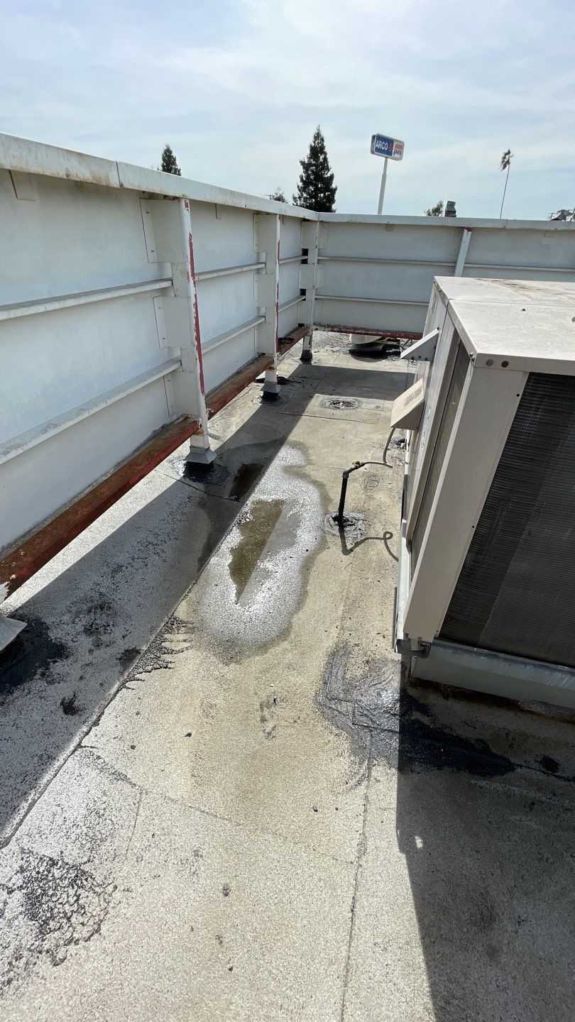 TPO single-ply roofing system using GAF Everguard 60 mil by Straight Edge Roofing Inc