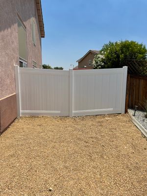 Fence Installation using Vinyl
