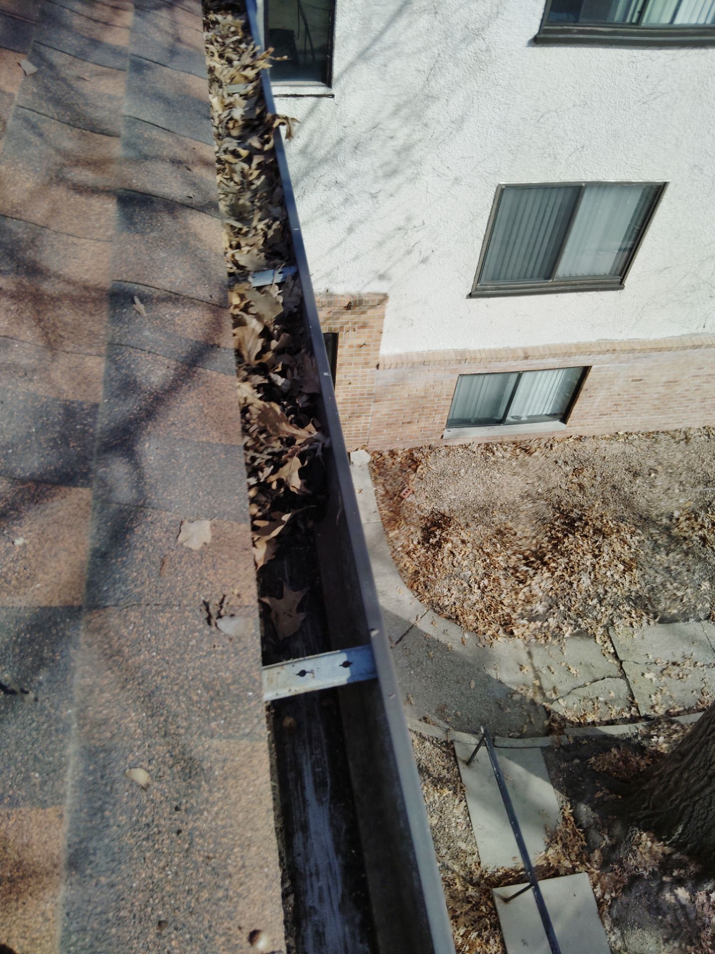 HOA gutter cleaning before photo