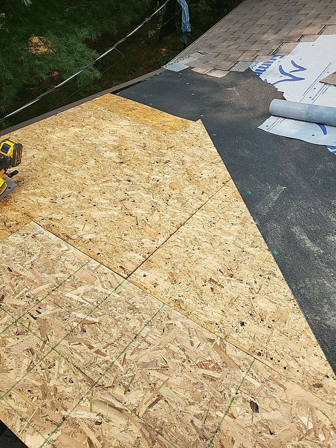 ATLAS PINNACLE COLOR: HEATHERBLEND by Eagle Eye Roofing