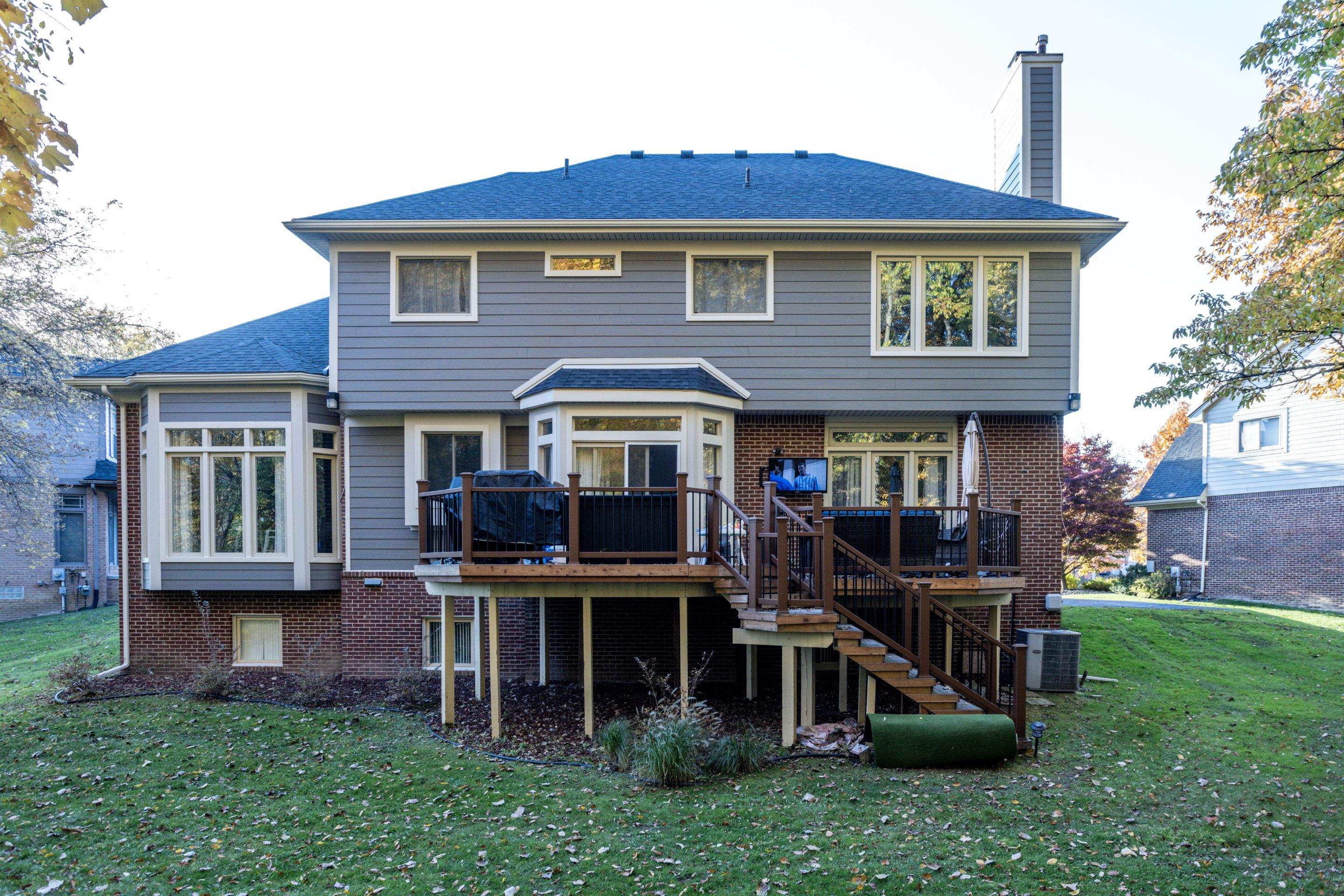 Siding Installation using James Hardie by Bloomfield Construction & Restoration