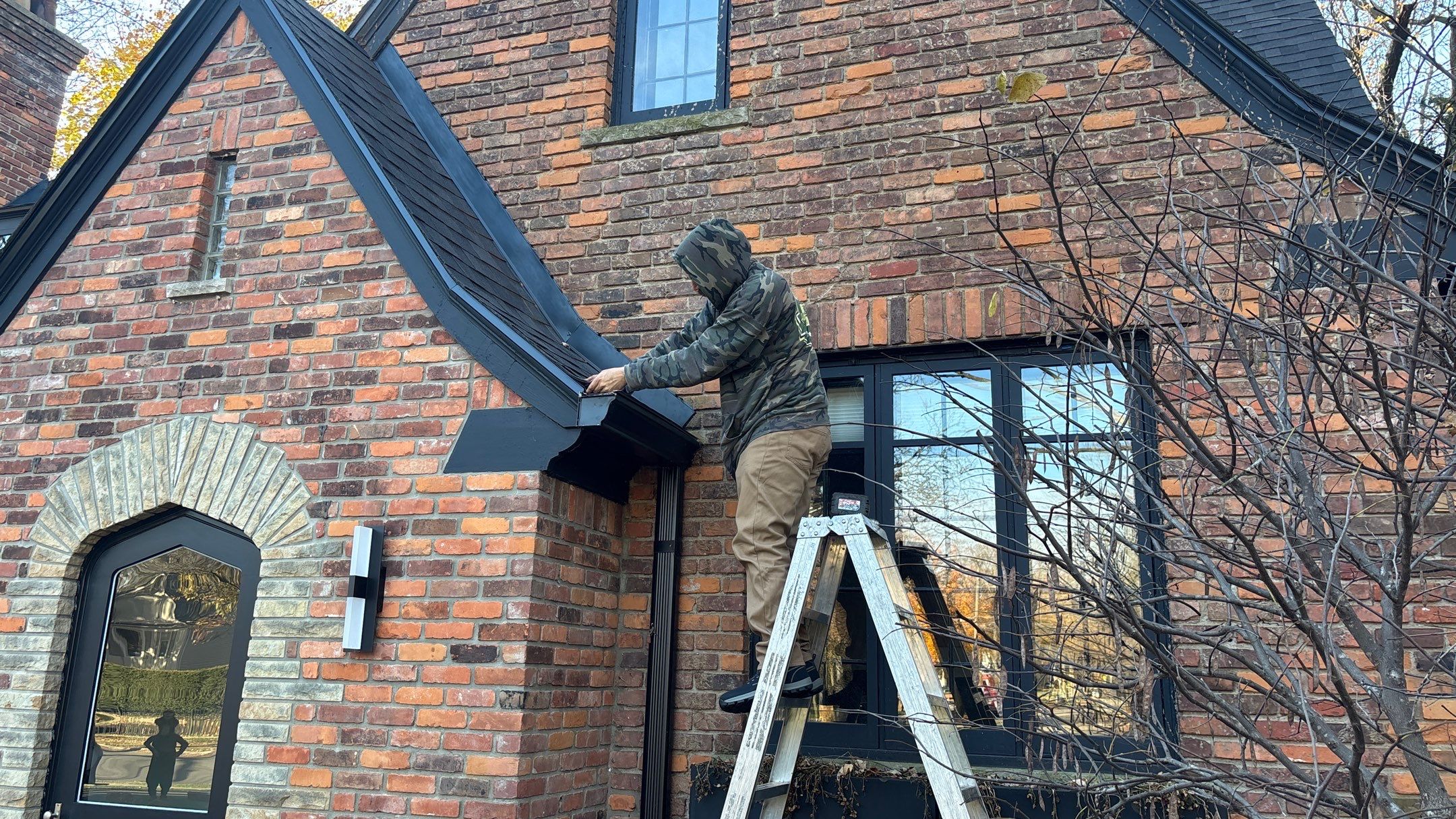 Roof Replacement using Owens Corning Onyx Black by 180 Contractors