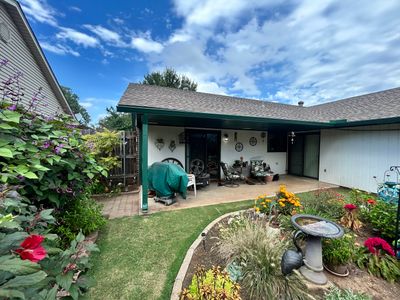 Eaves and gutter replacement in Yukon