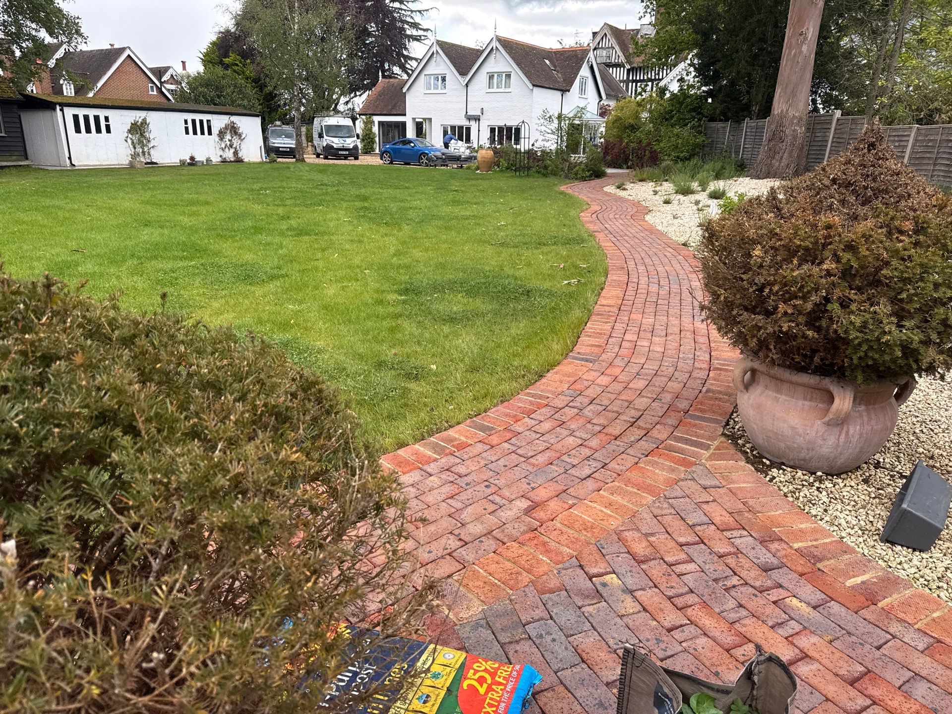 Patio - Walkways - Render Cleaning Surrey by Ges Exterior Cleaning ltd