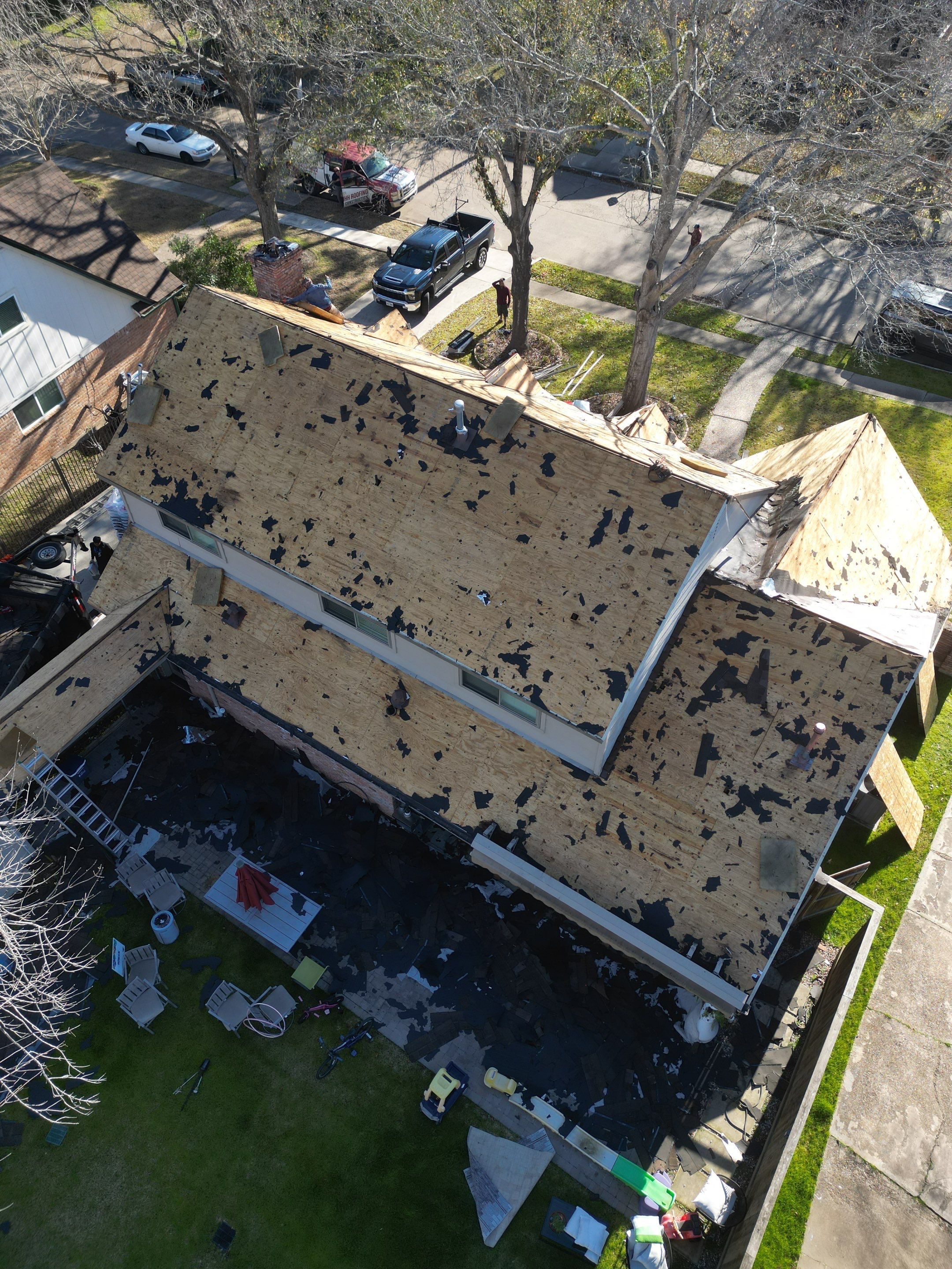 IKO Cambridge Weathered Wood by HHH Roofing & Construction