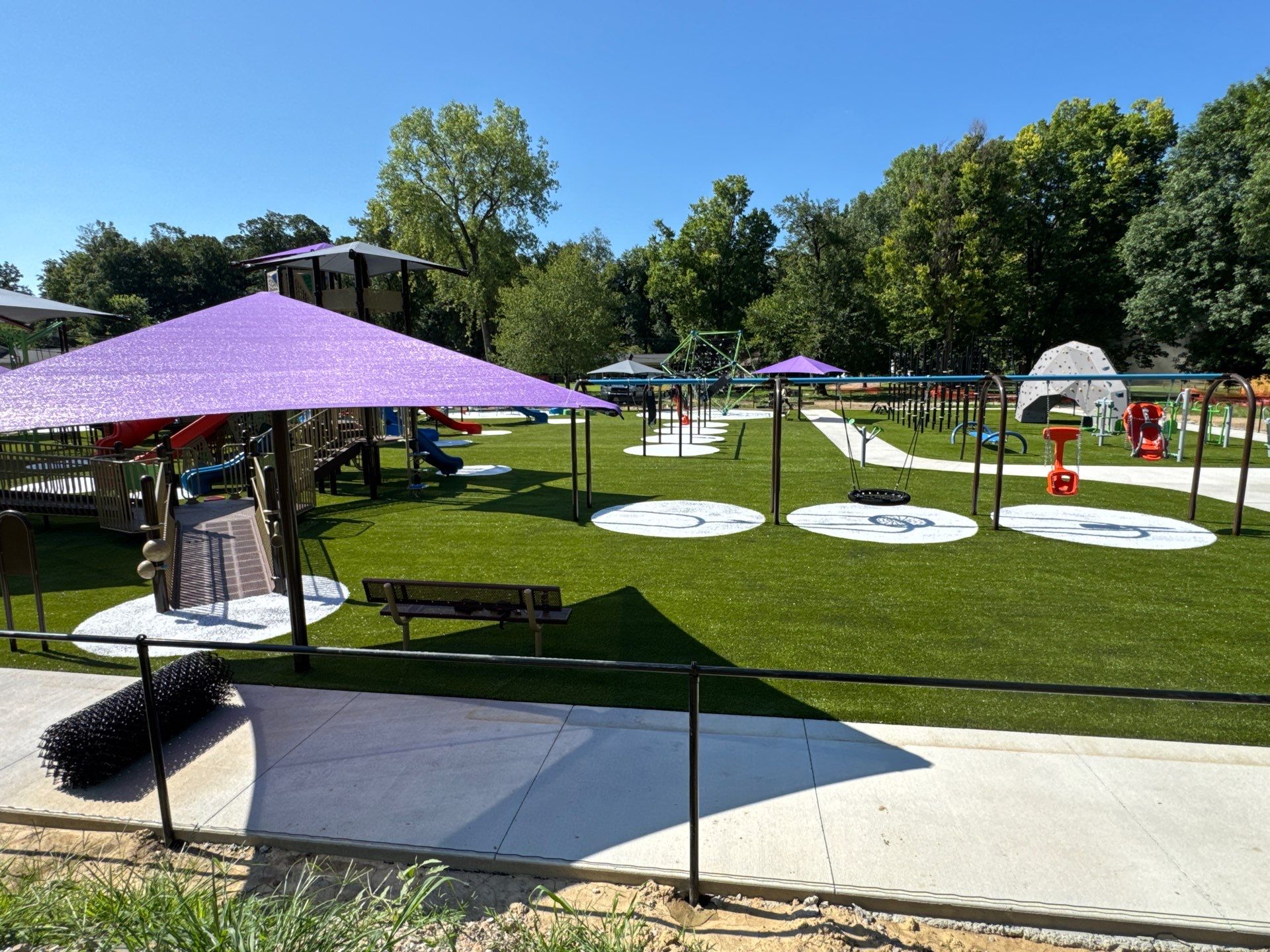 Lou Dennis Playground Grass by ForeverLawn NEIN/INDY