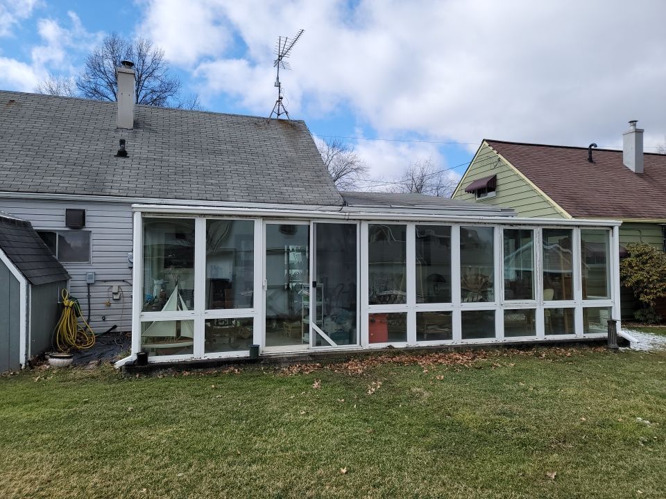 ATLAS PINNACLE COLOR: COASTAL GRANITE DRIP EDGE: WHITE by Eagle Eye Roofing