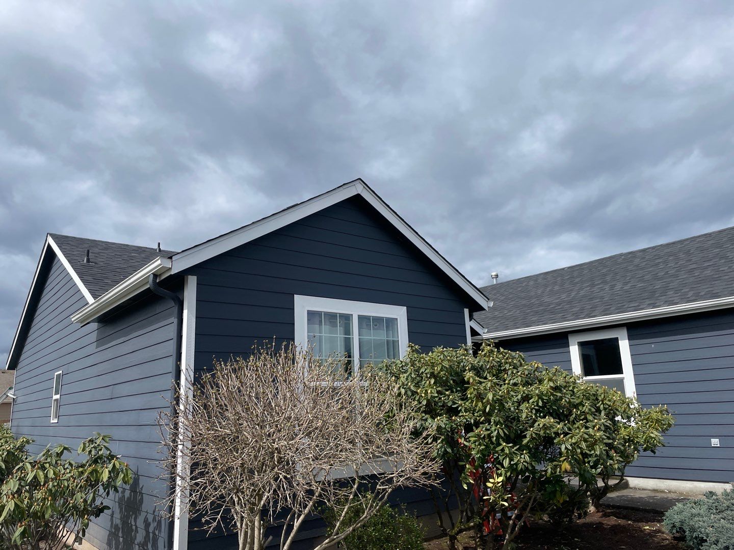 Residential Re-Roof in Albany Oregon by Orezona Building & Roofing Company, Inc.