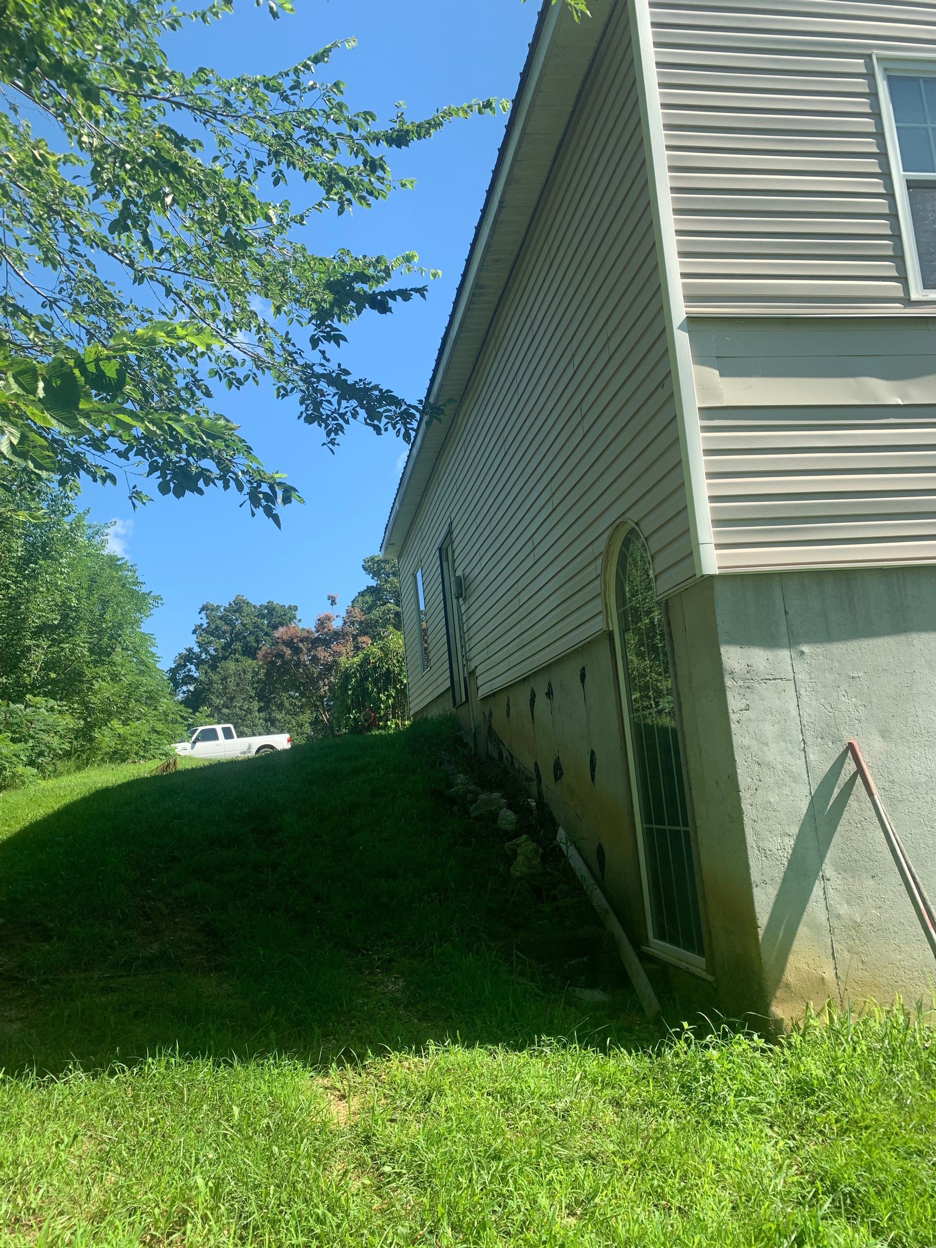 Contemporary house Siding Installation using Mastic Premium Vinyl siding  by EEC  Windows, Siding & Roofing 