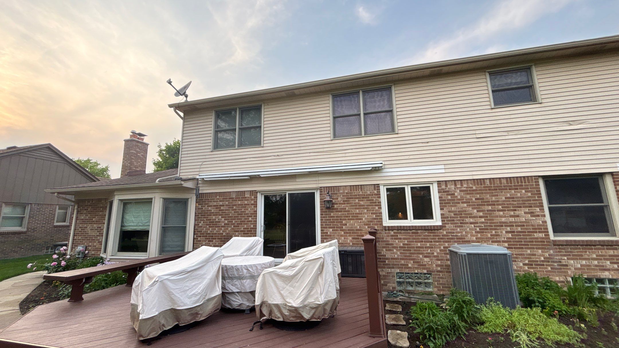 Siding Replacement using Alside S7 Cedar Mill Grain Pebble by 180 Contractors